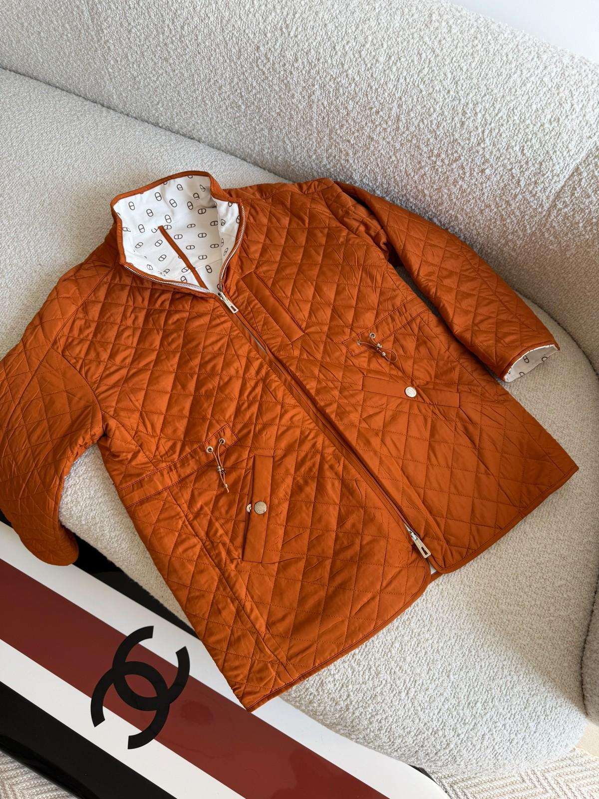 Hermès Quilted Jacket in Orange with Chain-Print Lining · 2