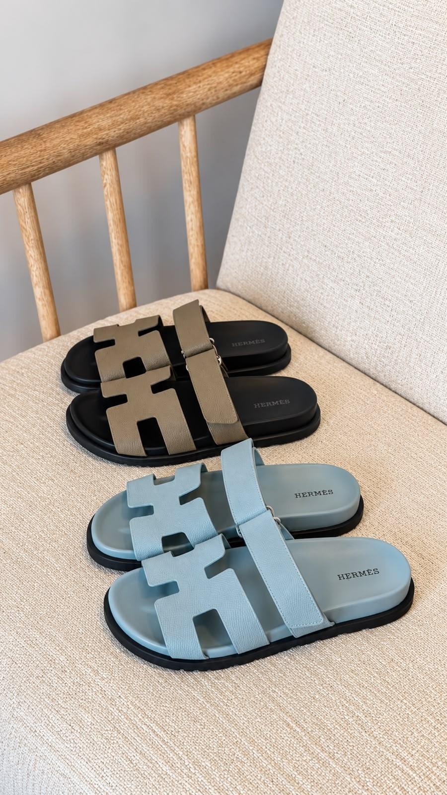 Hermès Chypre Sandal in Leather with H Cut-Out Strap · 3