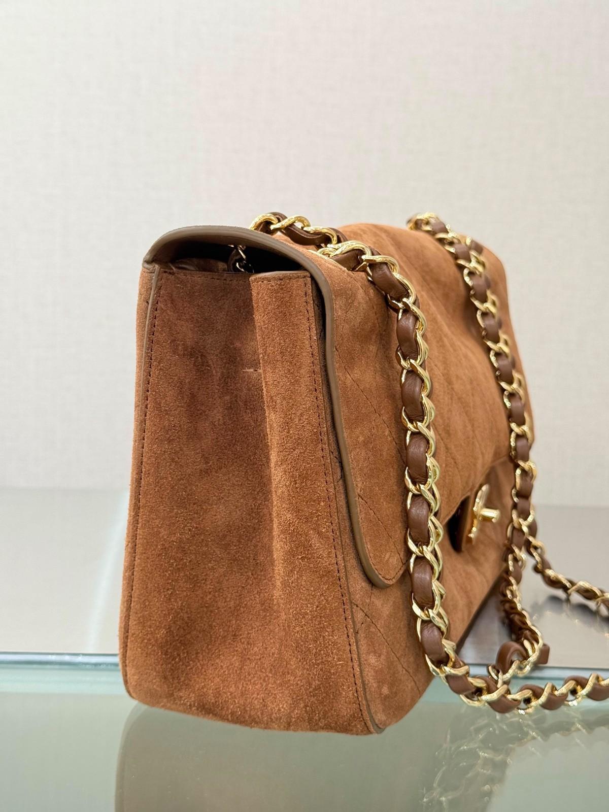 Chanel Classic Flap bag in brown suede · 3