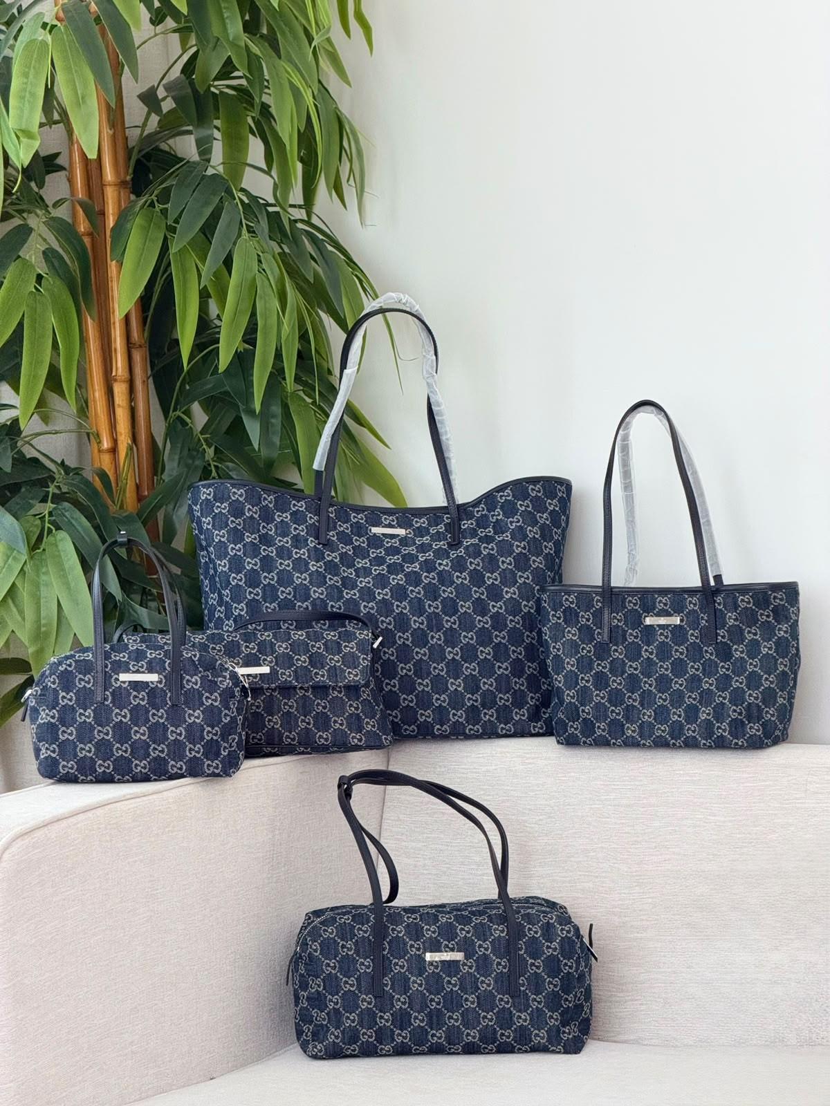 حقيبة غوتشي توت من قماش جي جي جاكار (Gucci) · 2