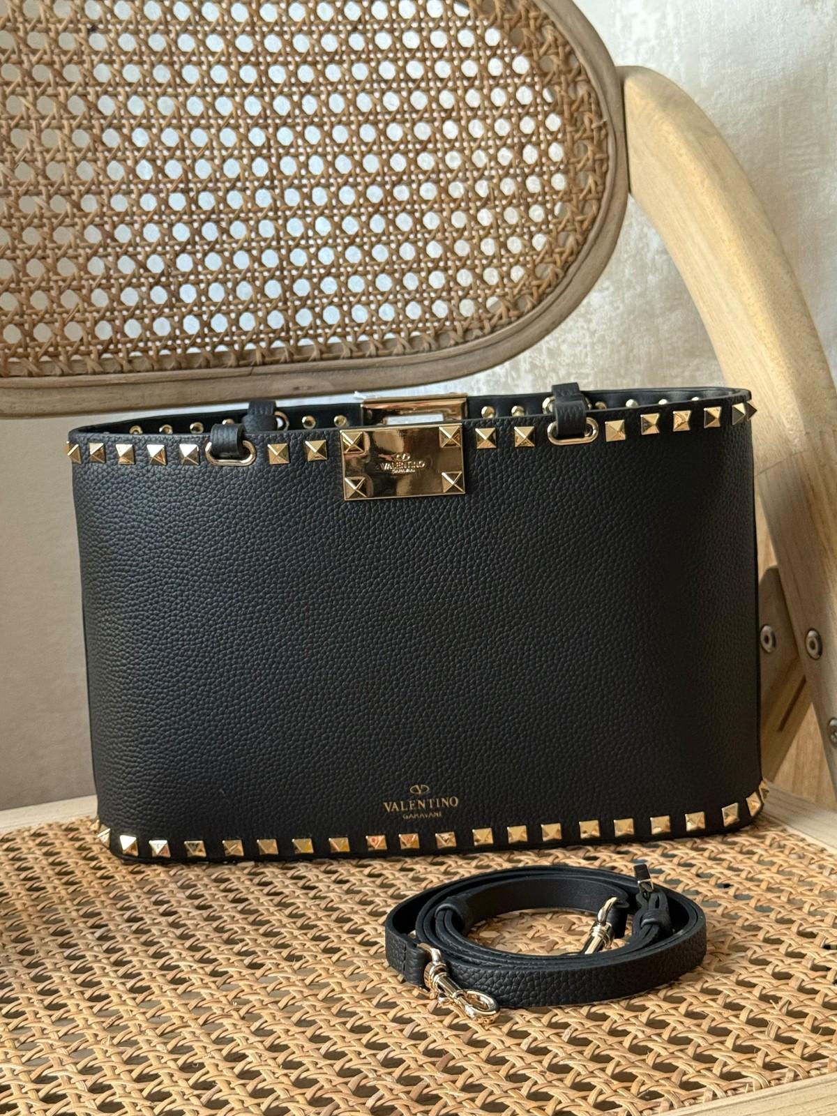 Valentino Garavani Rockstud Leather Shoulder Bag · 3