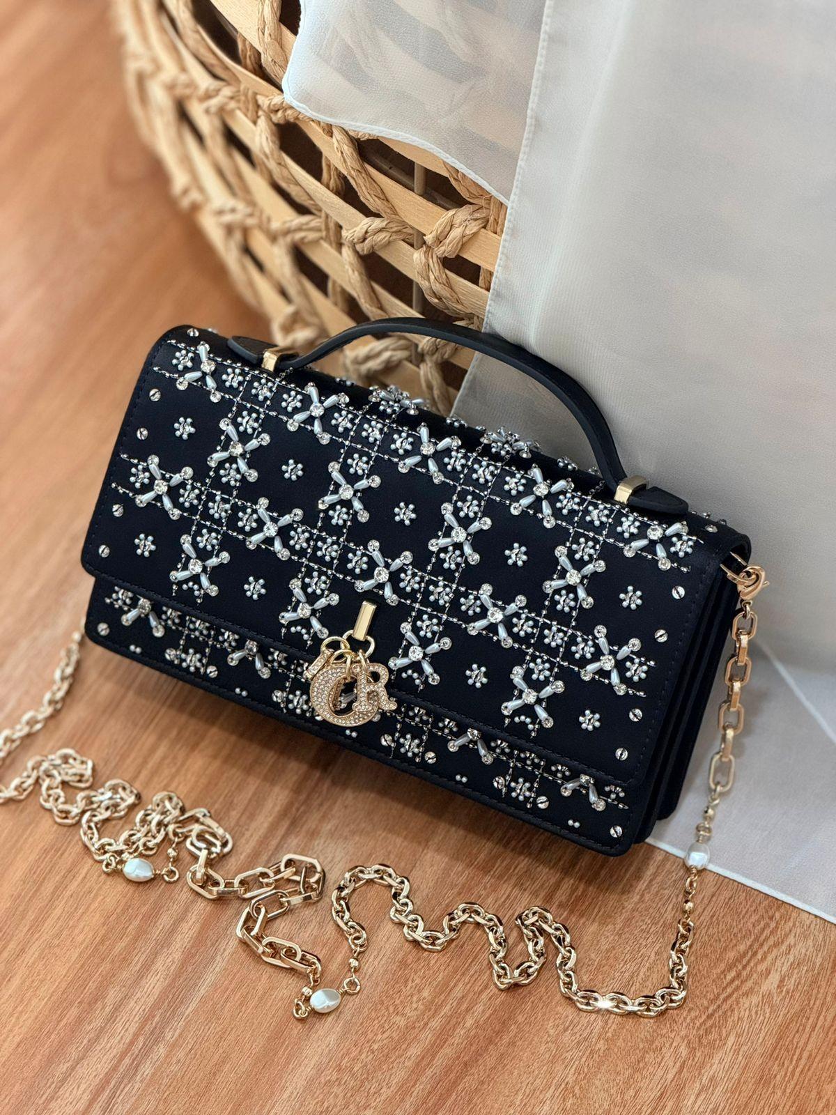 حقيبة ديور بو مزينة بالكريستال بغطاء أمامي (Dior) · 3