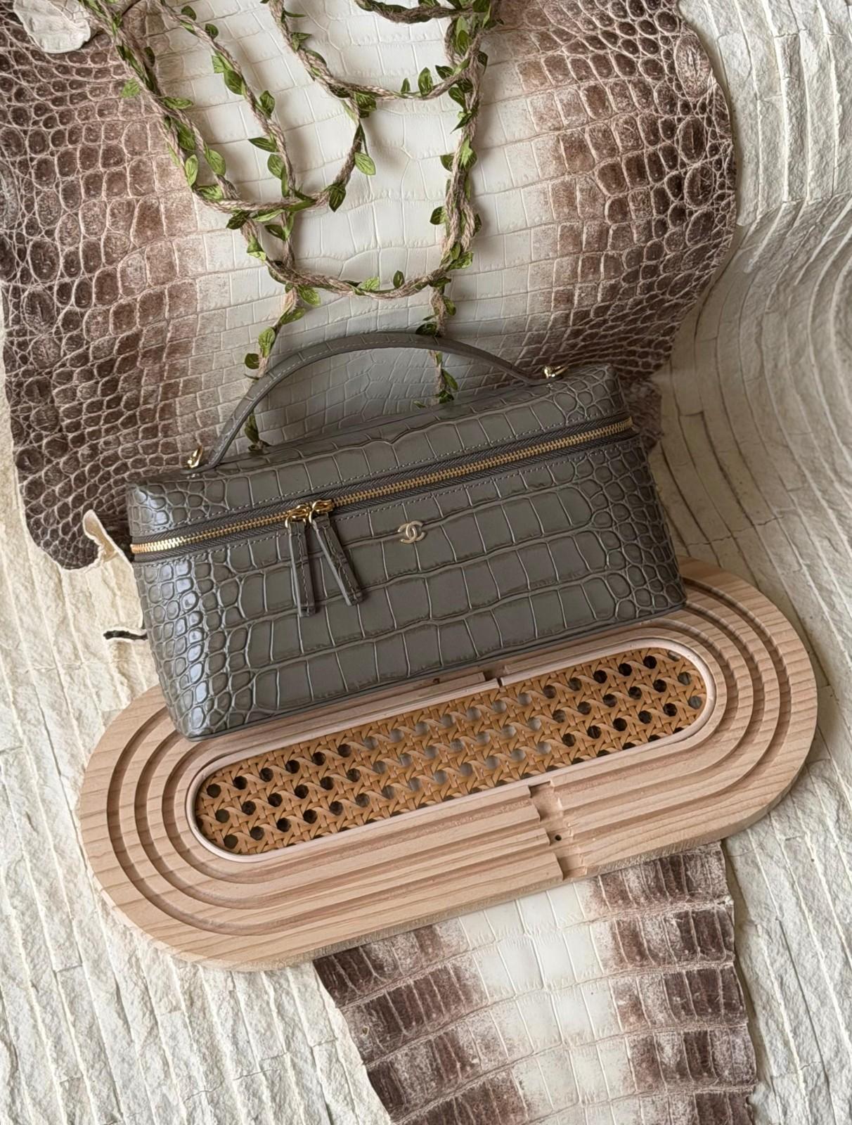 Chanel long vanity case in crocodile-embossed patent leather · 2