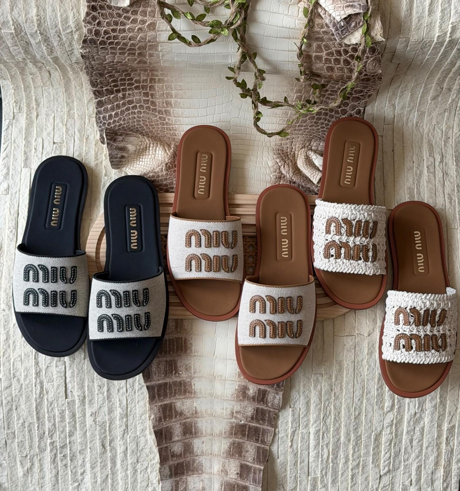 Miu Miu logo slide sandals in crochet and canvas · 3