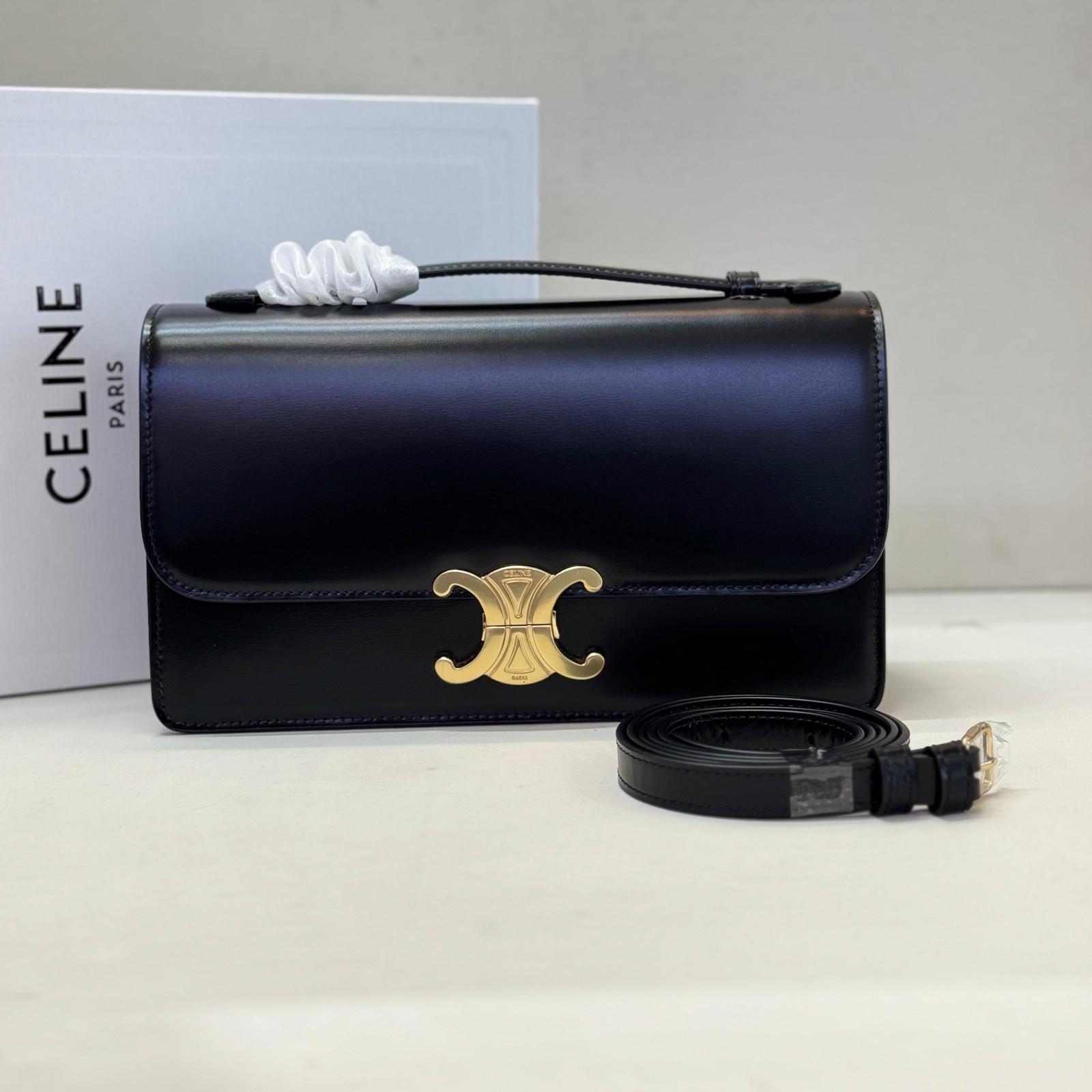 Céline Triomphe bag in natural calfskin · 2