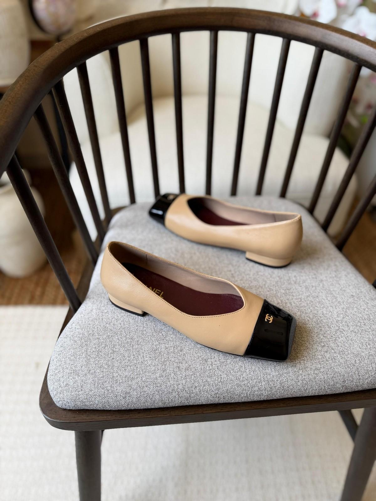 Chanel Two-Tone Ballerina Flats in Beige Leather with Black Patent Cap Toe · 3