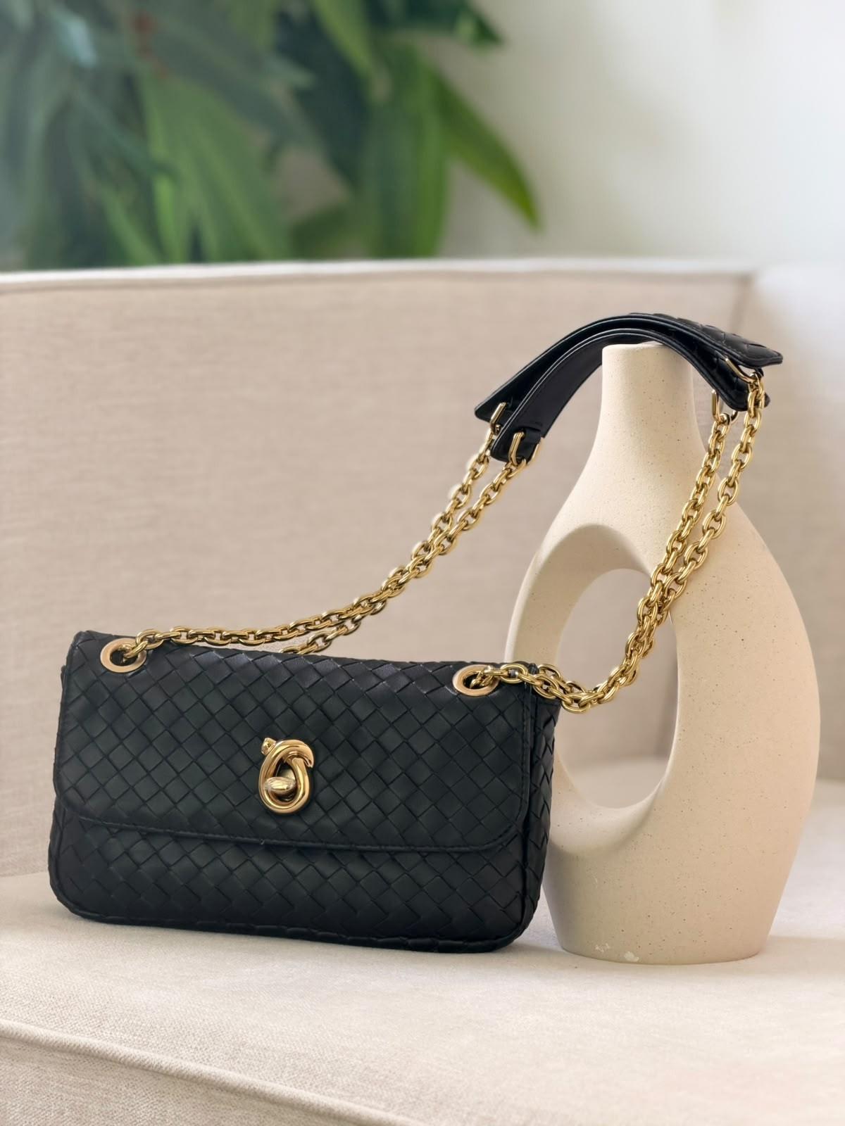 Bottega Veneta Intrecciato Knot Shoulder Bag · 3