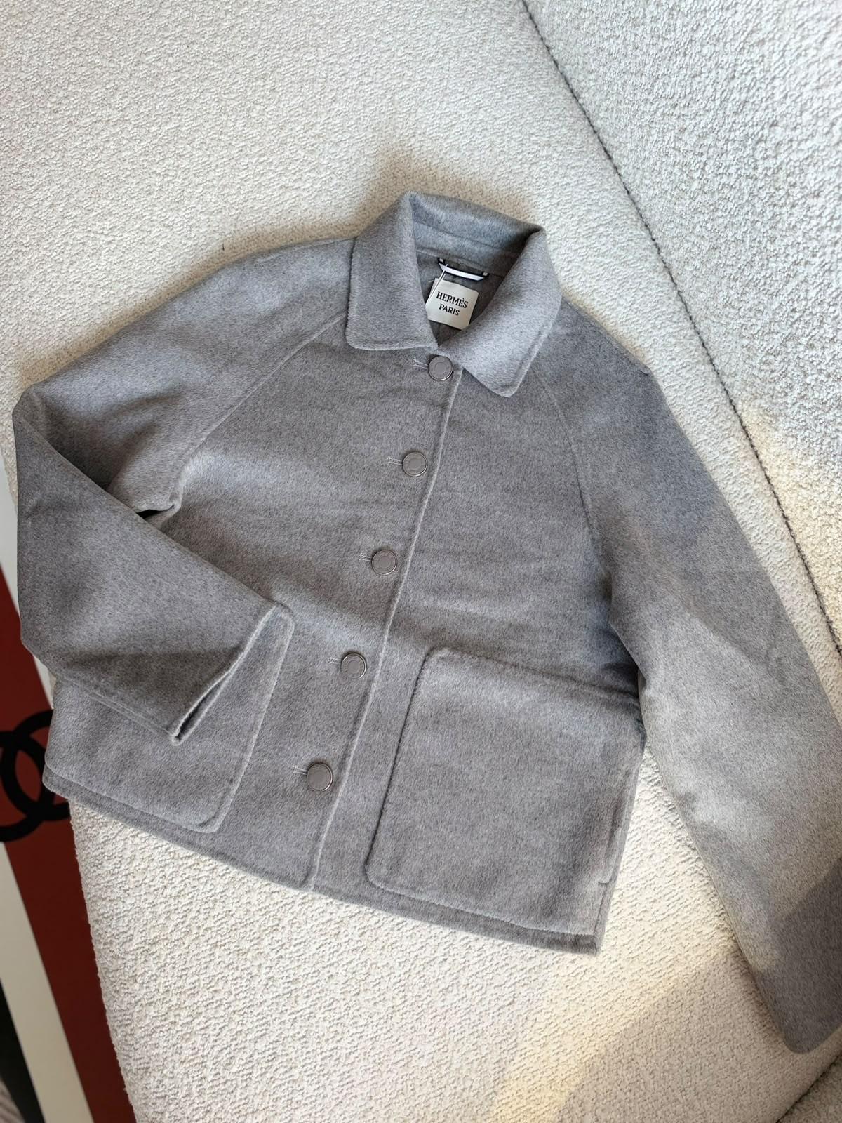 Hermès Grey Wool and Cashmere Jacket with Round Buttons · 2