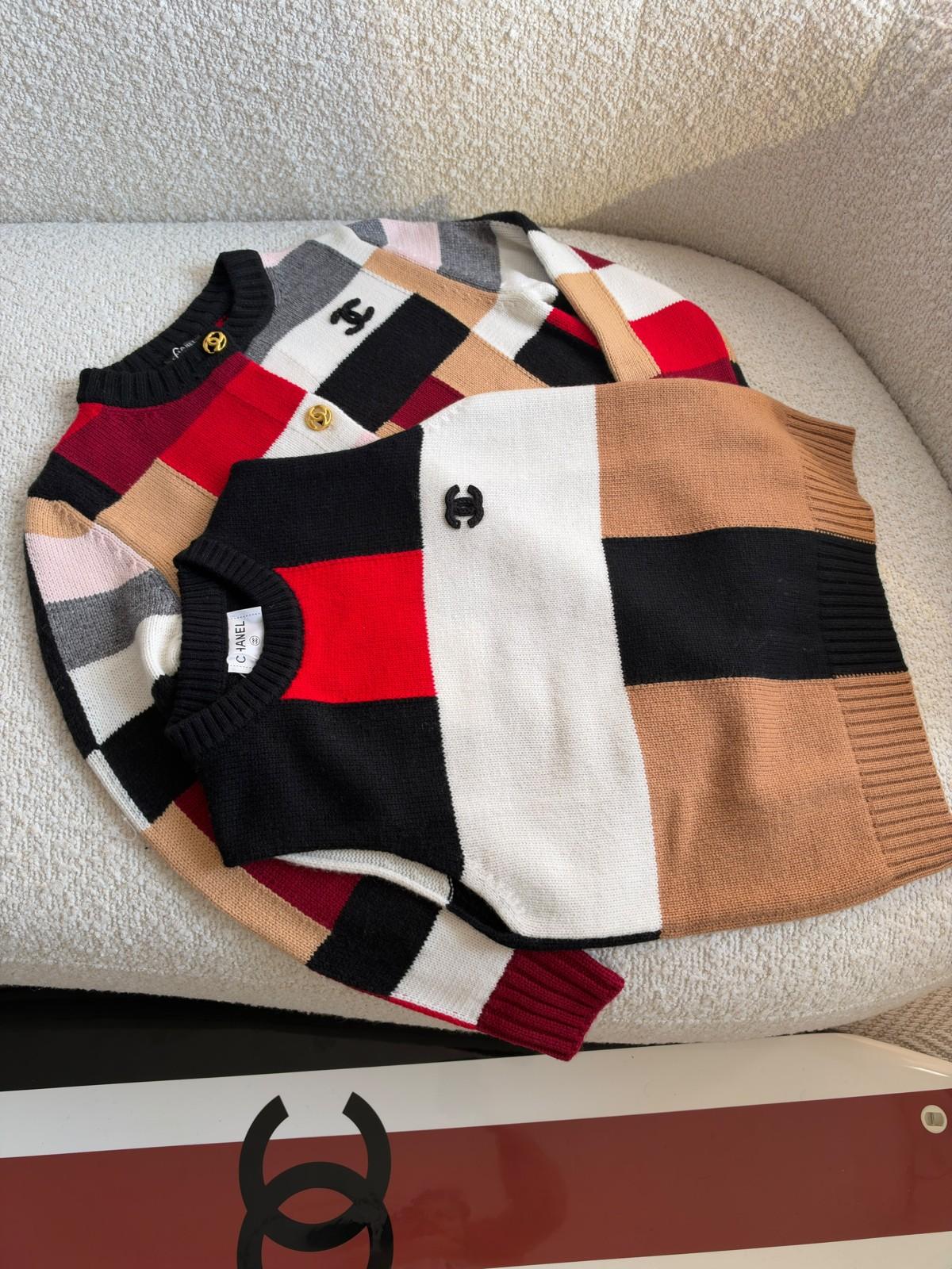 Chanel CC Logo Colour-Block Knit Vest in Wool · 3