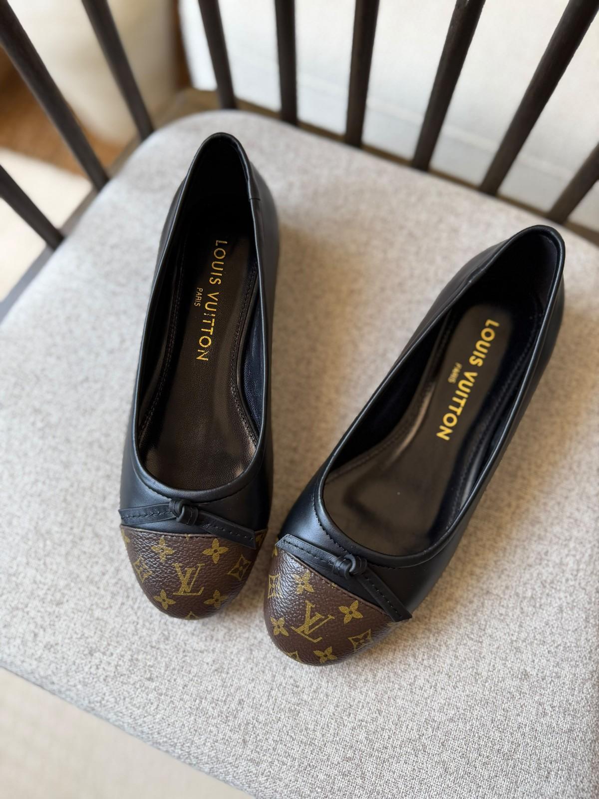 Louis Vuitton Monogram Canvas Ballet Flat in Leather · 3