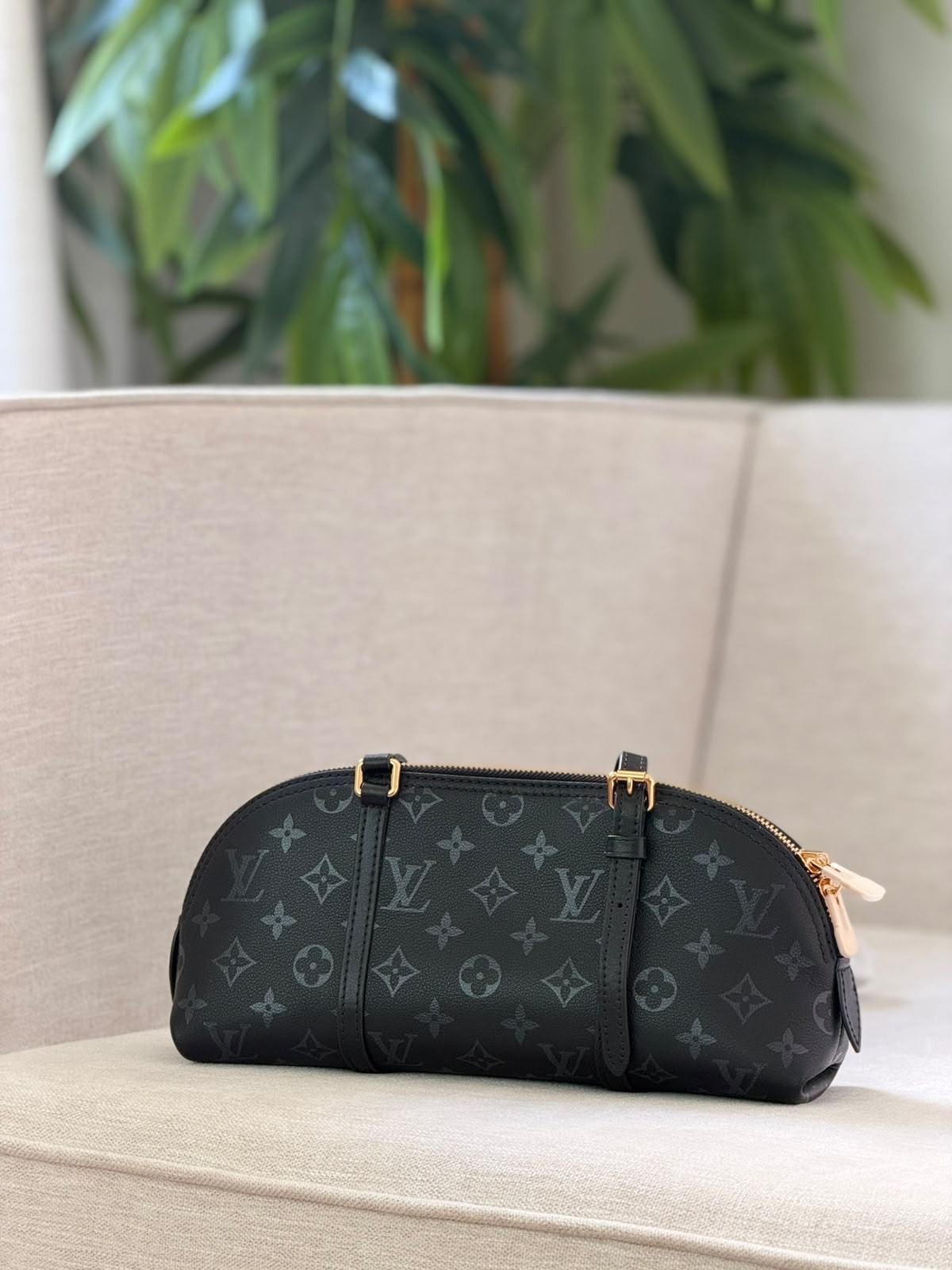 حقيبة لويس فيتون مونوغرام أسطوانية بسحّاب (Louis Vuitton) · 3