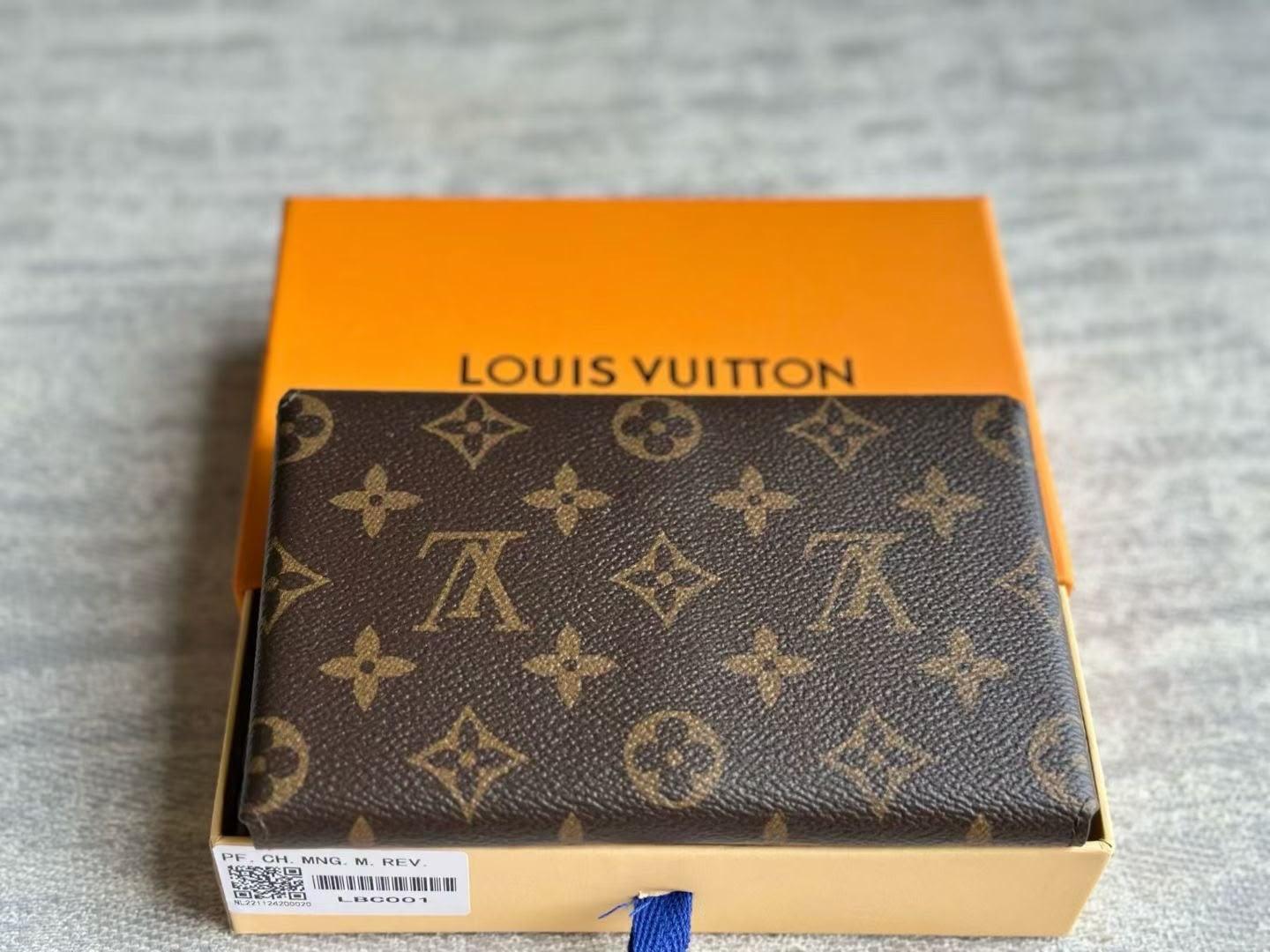 Louis Vuitton Monogram compact wallet with S-lock · 2