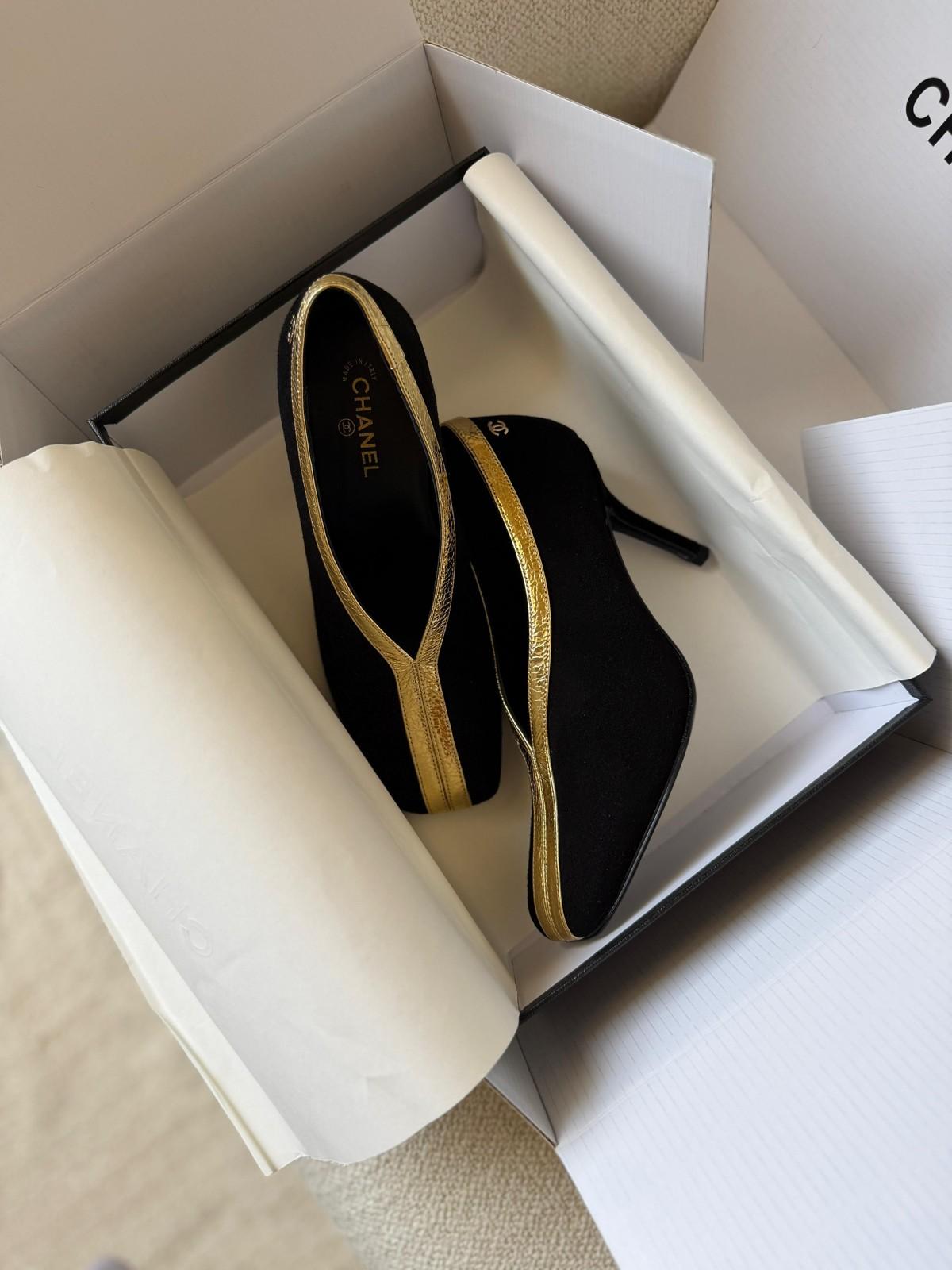 Chanel Suede Slingback Pumps with Contrast Trim · 3
