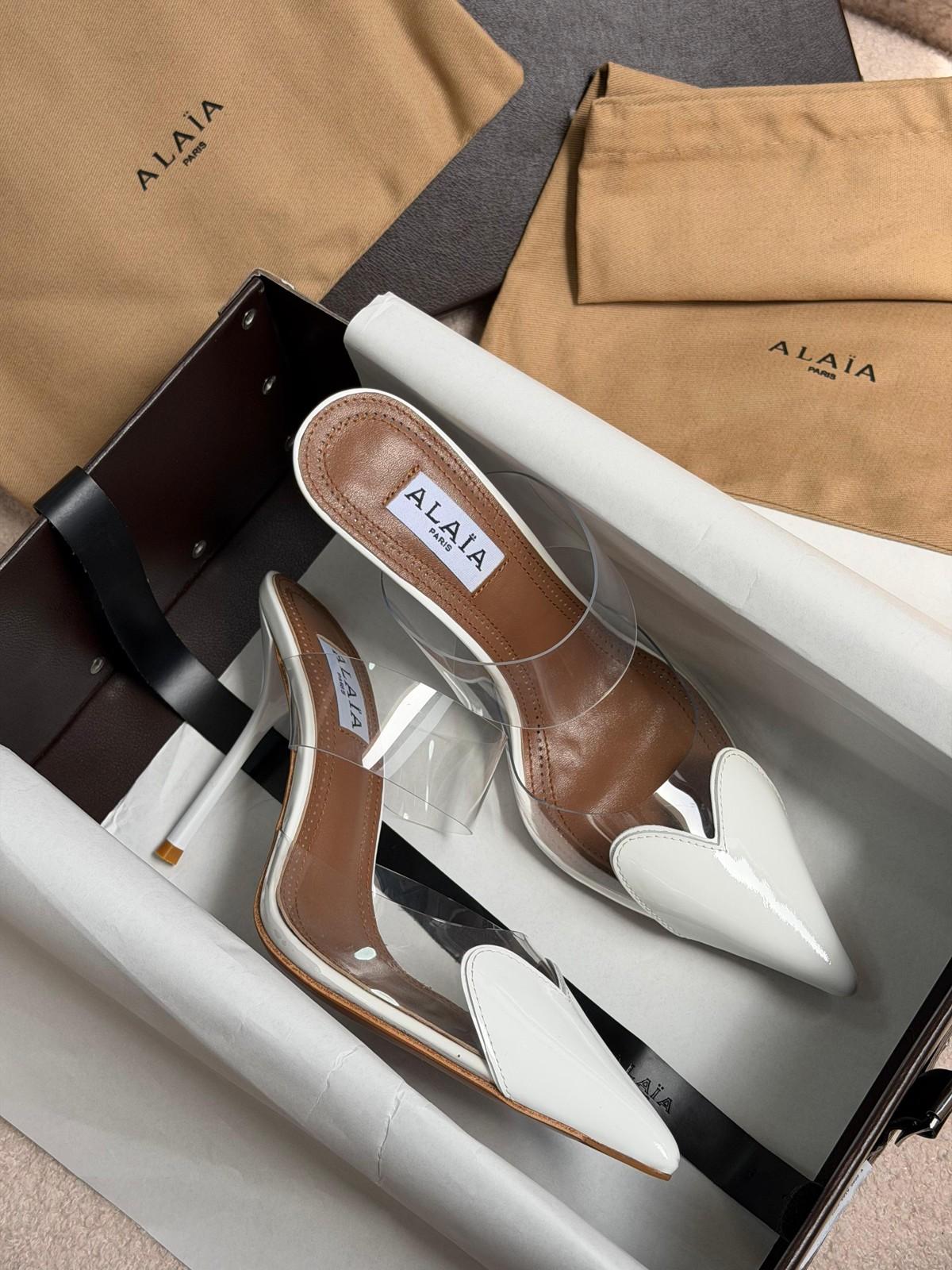Alaïa Paris Patent & Clear PVC Pointed Mule Heels · 3