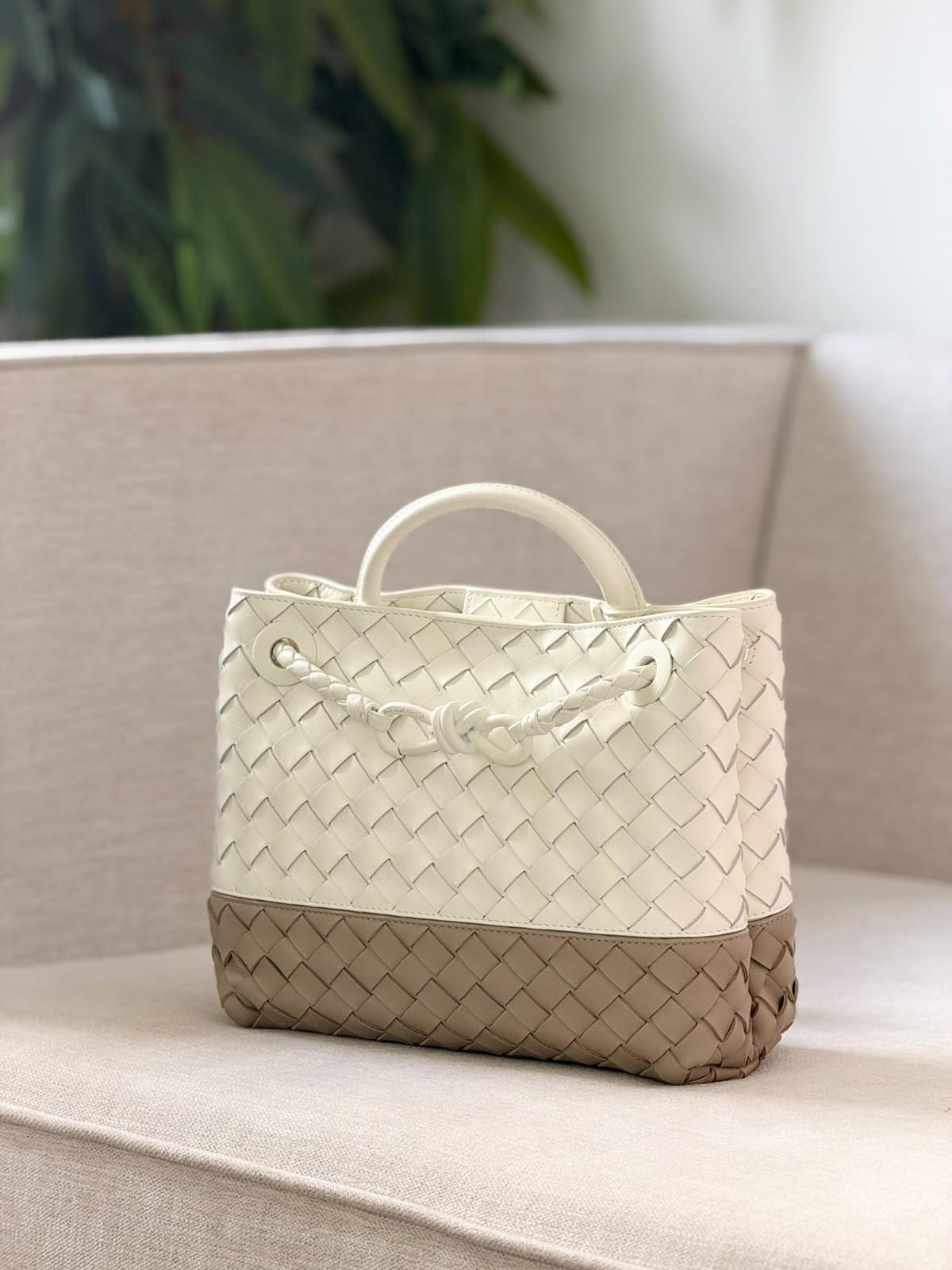 حقيبة بوتيغا فينيتا أنديامو إنتريتشارتو بتوت بلونين (Bottega Veneta) · 2