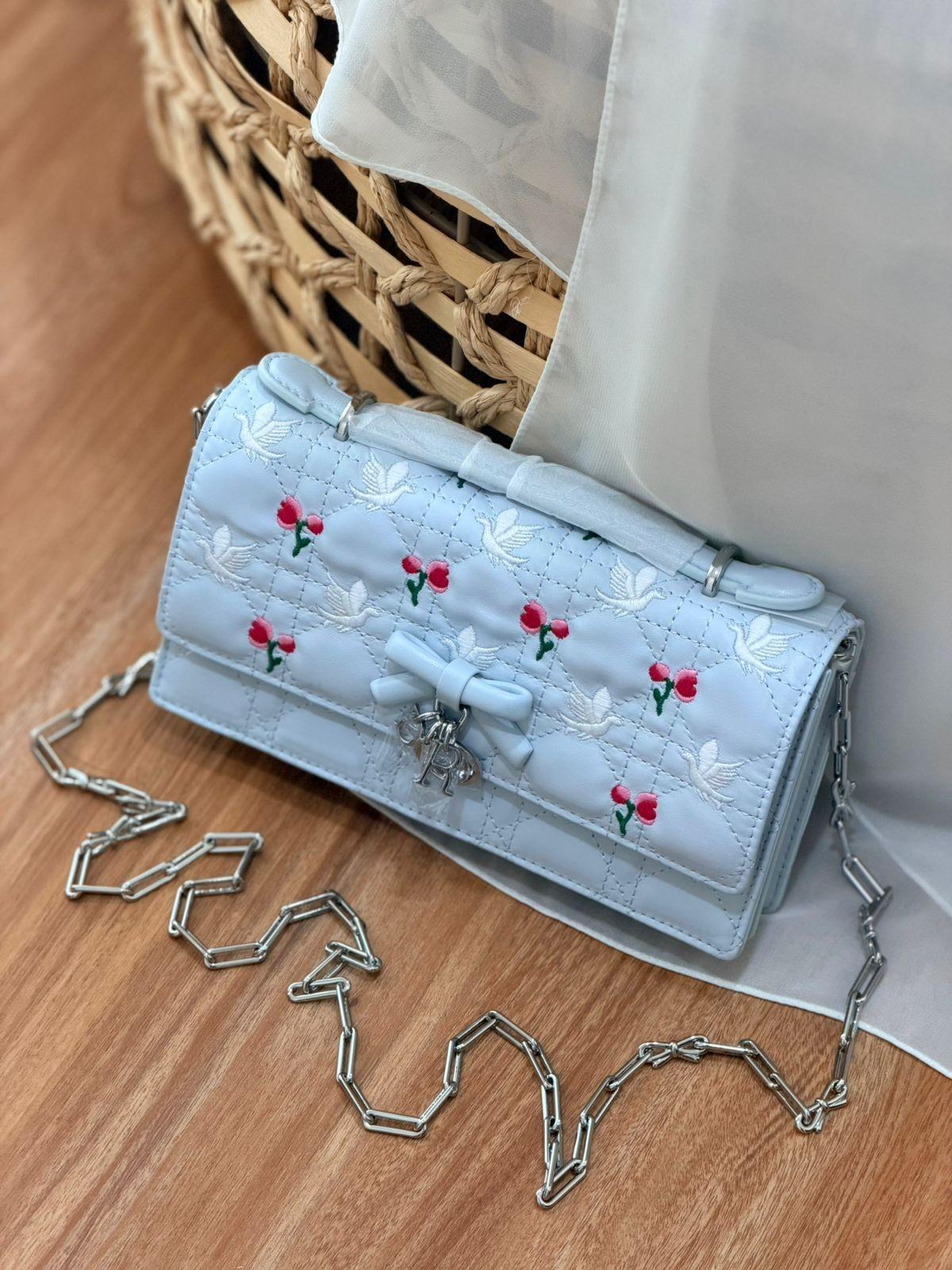 Dior Bow Embroidered Quilted Chain Bag · 2