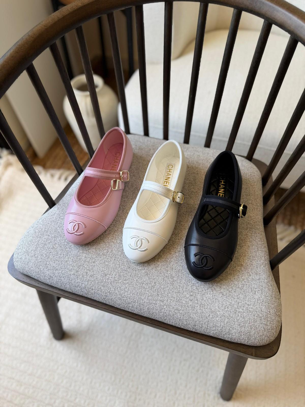 Chanel CC Mary Jane Flats in Lambskin (White / Pink / Black) · 3