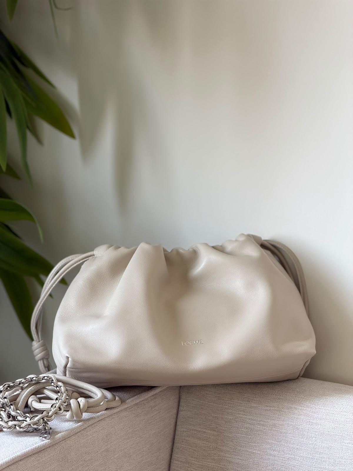 حقيبة لويفي فلامنكو جلدية برباط سحب (Loewe) · 3