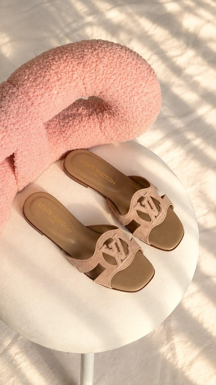 Louis Vuitton LV Isola Flat Mule in Suede and Leather · 3