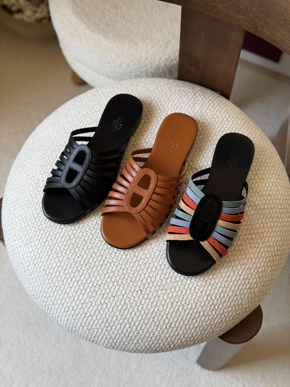 Hermès Chypre Slide Sandal in Calfskin with H Cut-Out · 2