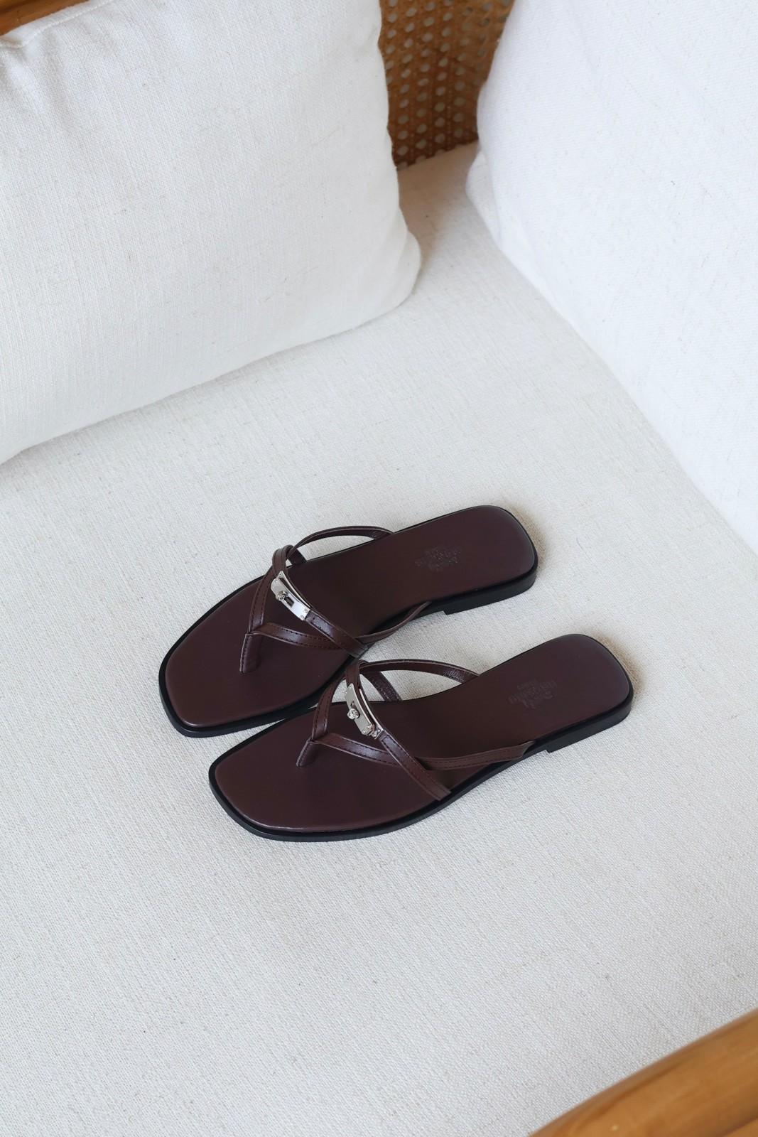 Hermes leather thong sandals with buckle strap