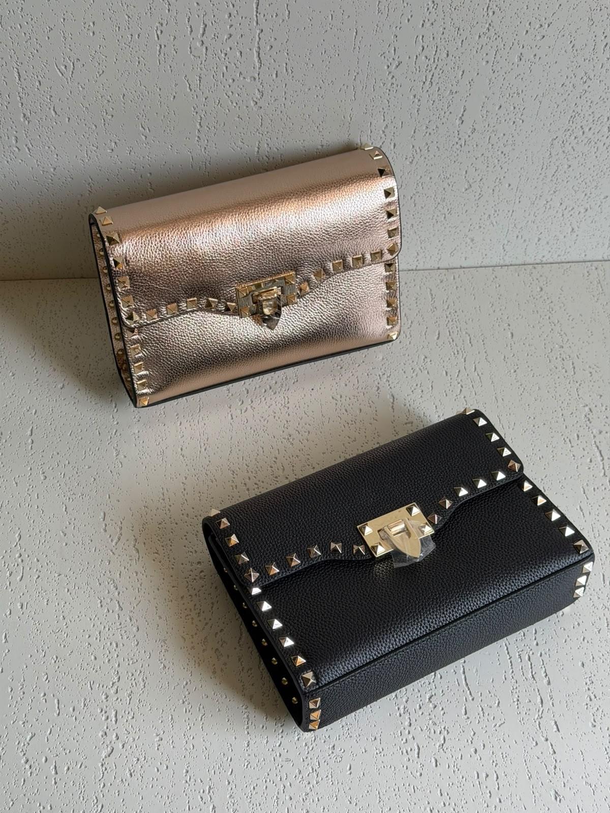 Valentino Garavani Rockstud Mini Wallet on Chain in Leather · 3