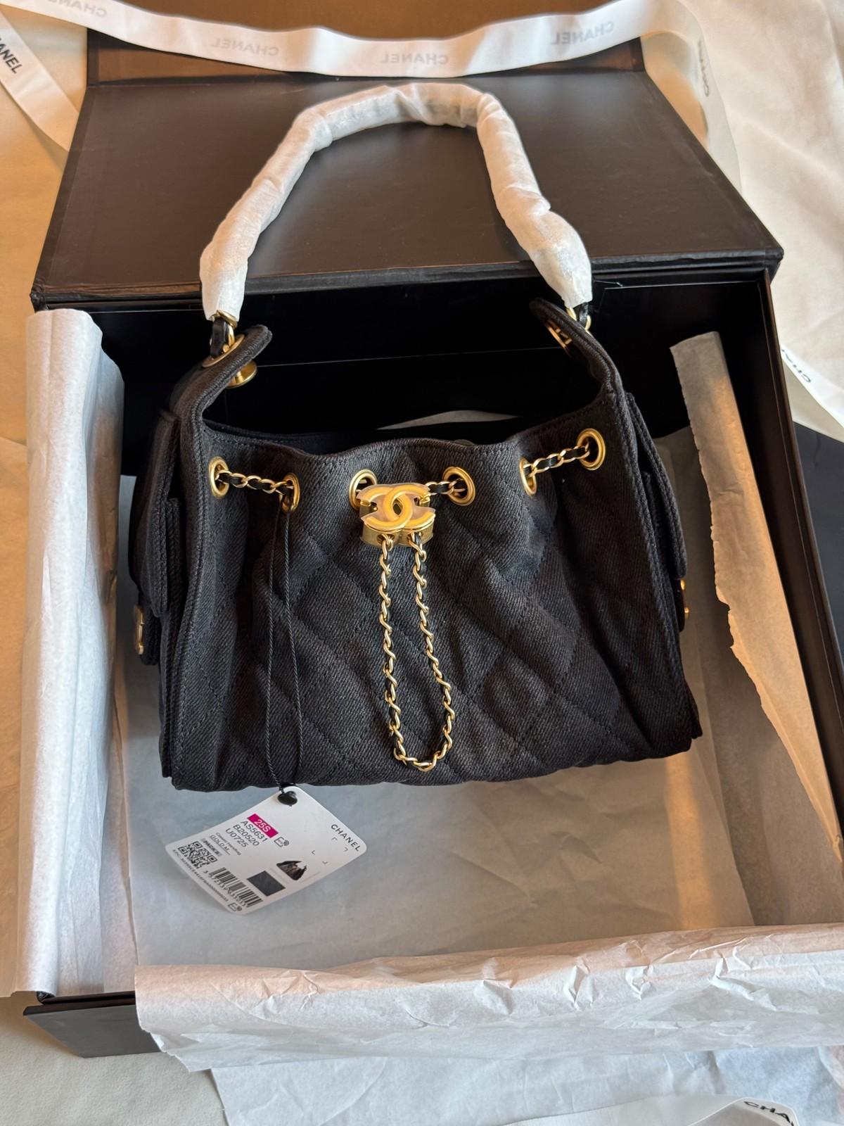 Chanel small drawstring bucket bag in calfskin · 3