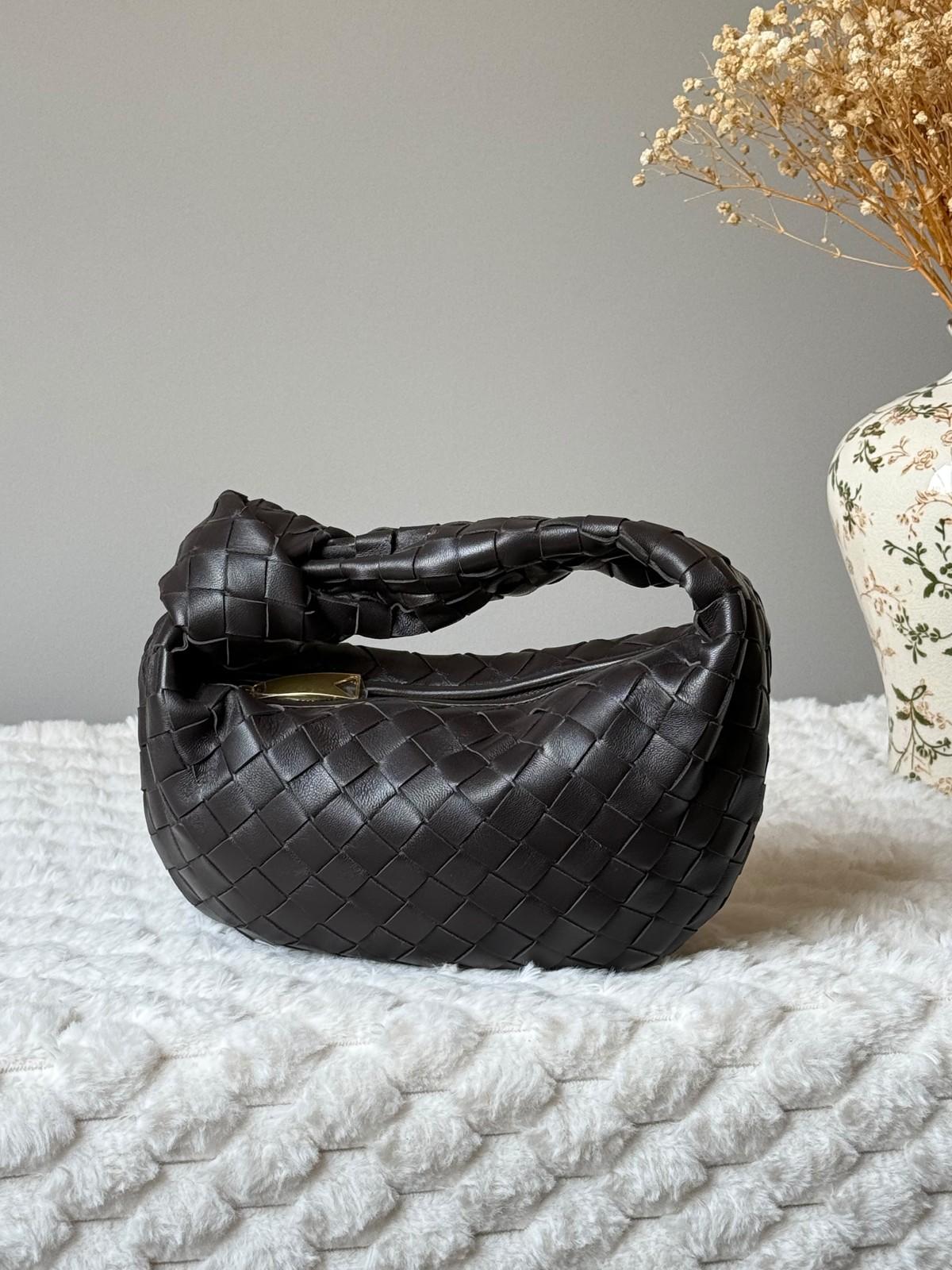 Bottega Veneta Jodie Small Intrecciato Woven Leather Bag 26cm · 3
