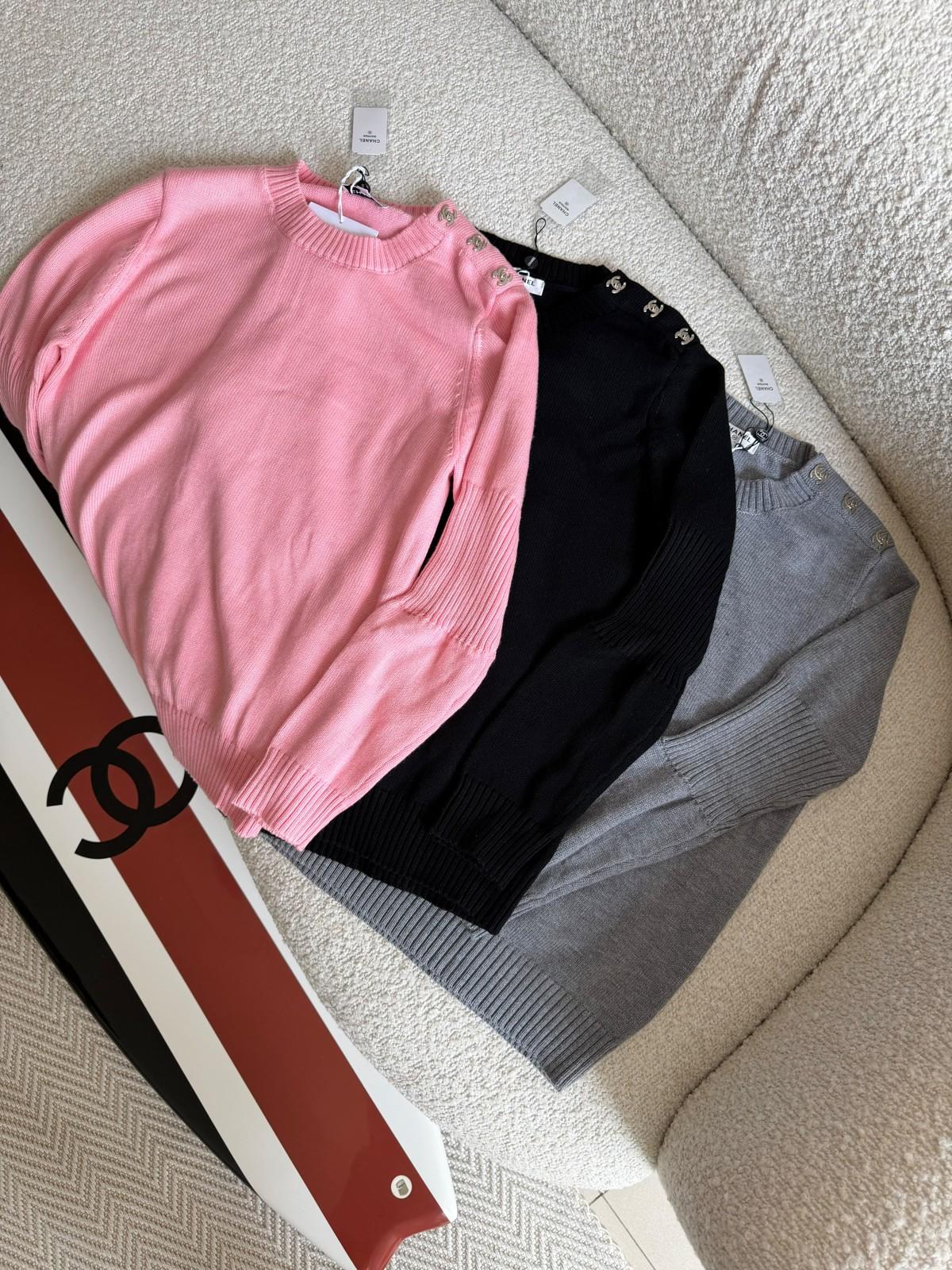 Chanel CC Button Shoulder Knit Sweater in Wool · 3