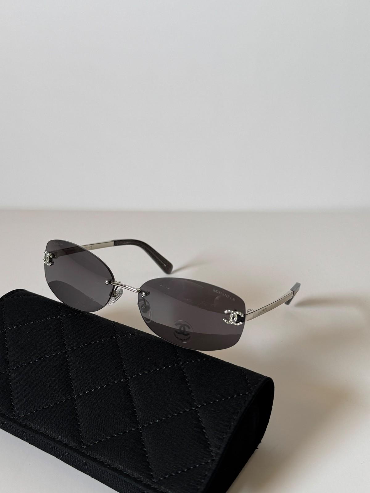 Chanel rimless sunglasses A71559 with crystal CC temples · 3
