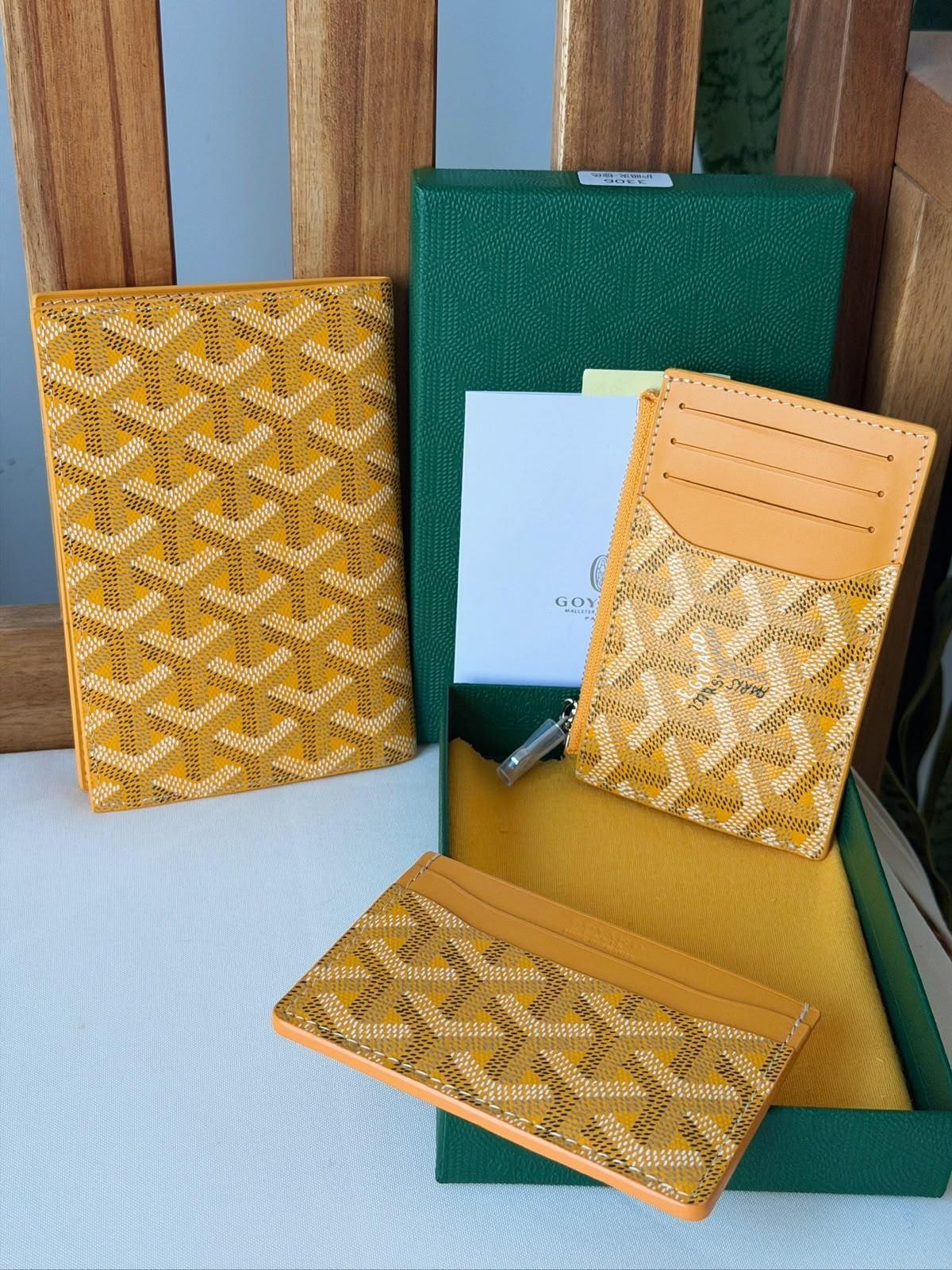 Goyard Bourbon Zipped Card Holder Yellow Goyardine · 2