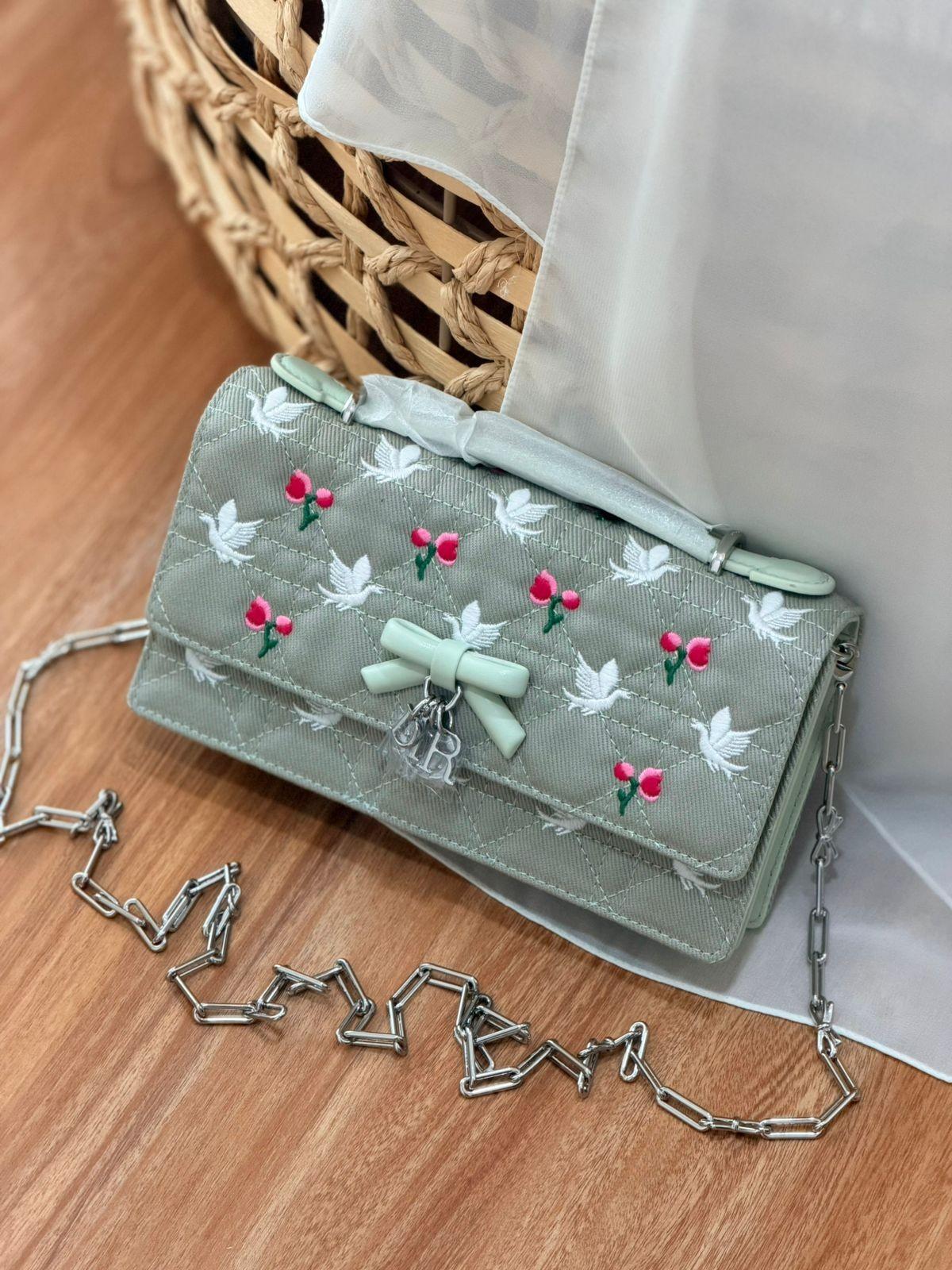 Dior Bow Embroidered Quilted Chain Bag · 3
