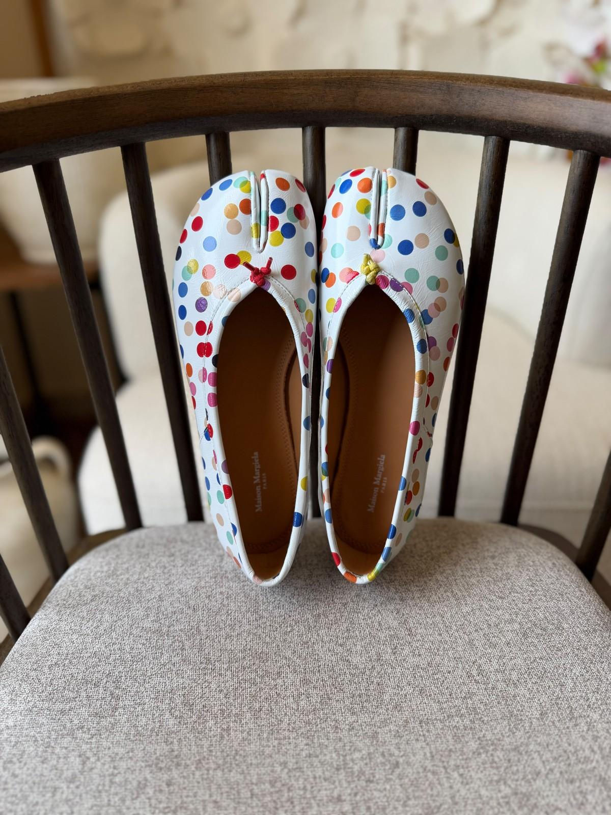 Maison Margiela Tabi Ballet Flats in Multicolour Polka Dot Leather · 3