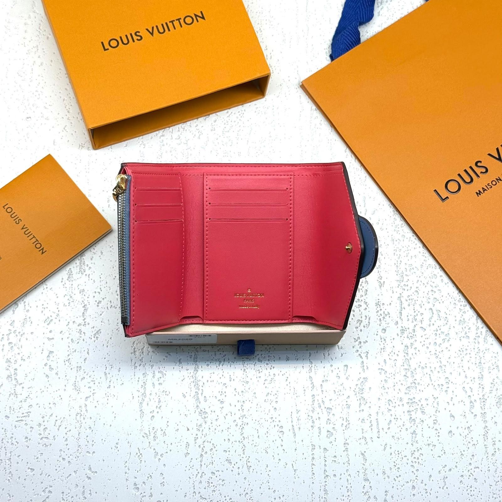 Louis Vuitton LV Circle Compact Wallet in Calfskin · 2