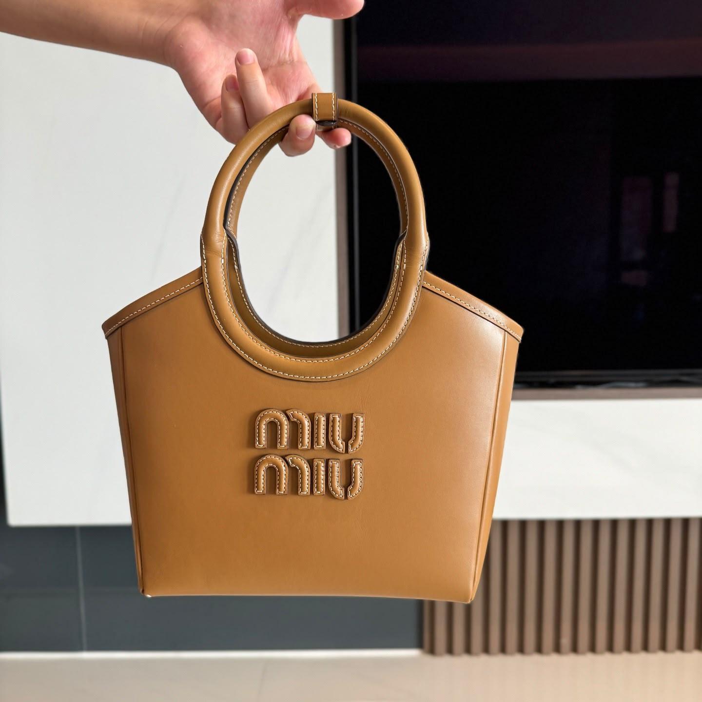 Miu Miu Ivy Leather Tote Bag with Stitched Logo · 3