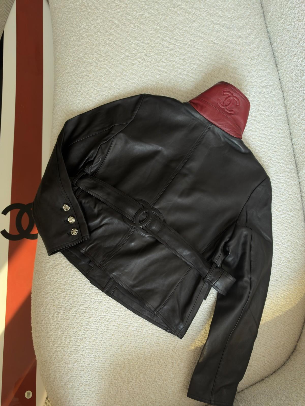 Chanel Black Lambskin Cropped Biker Jacket with Red Quilted Collar · 2
