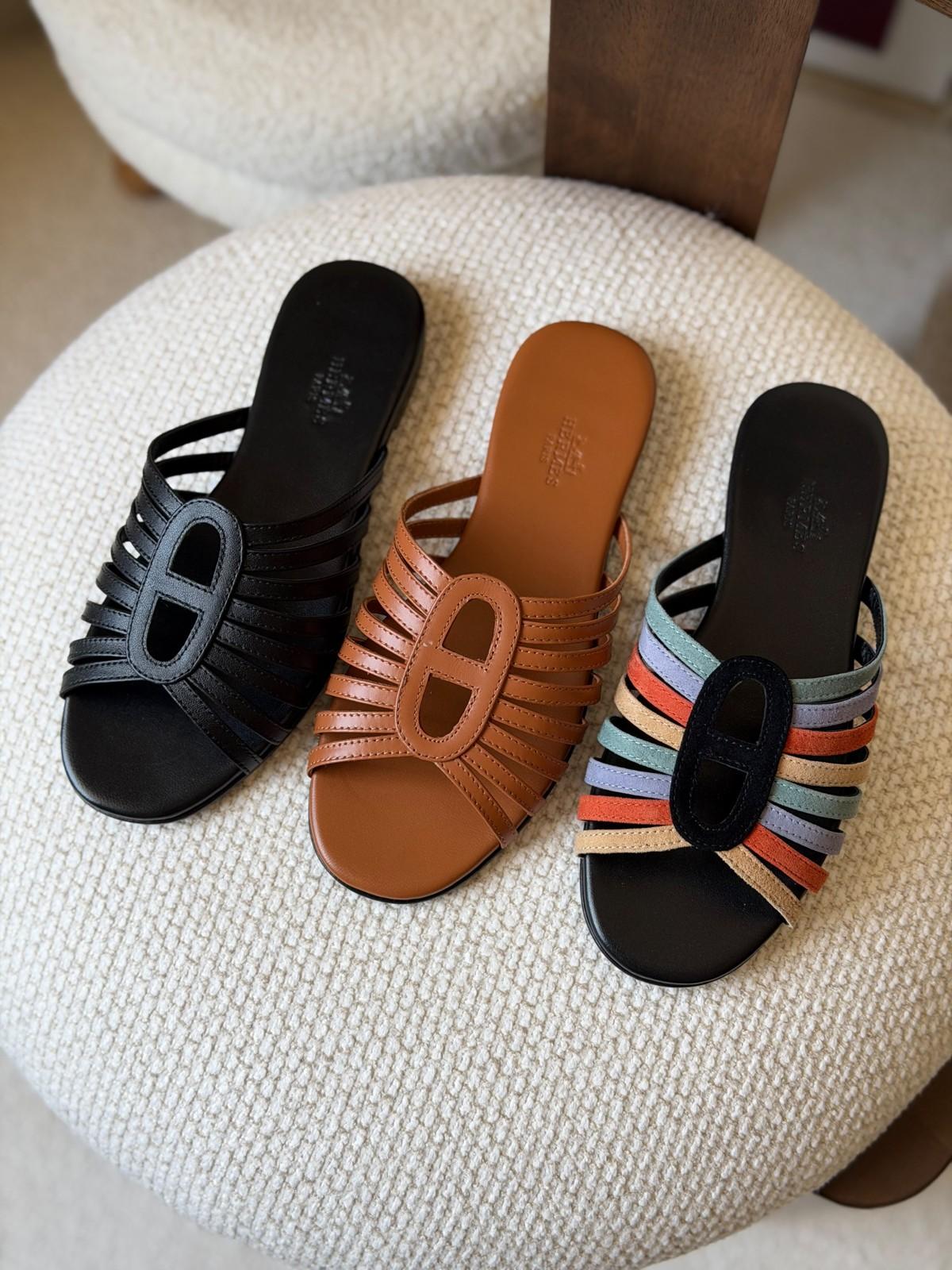 Hermès Chypre Slide Sandal in Calfskin with H Cut-Out · 3