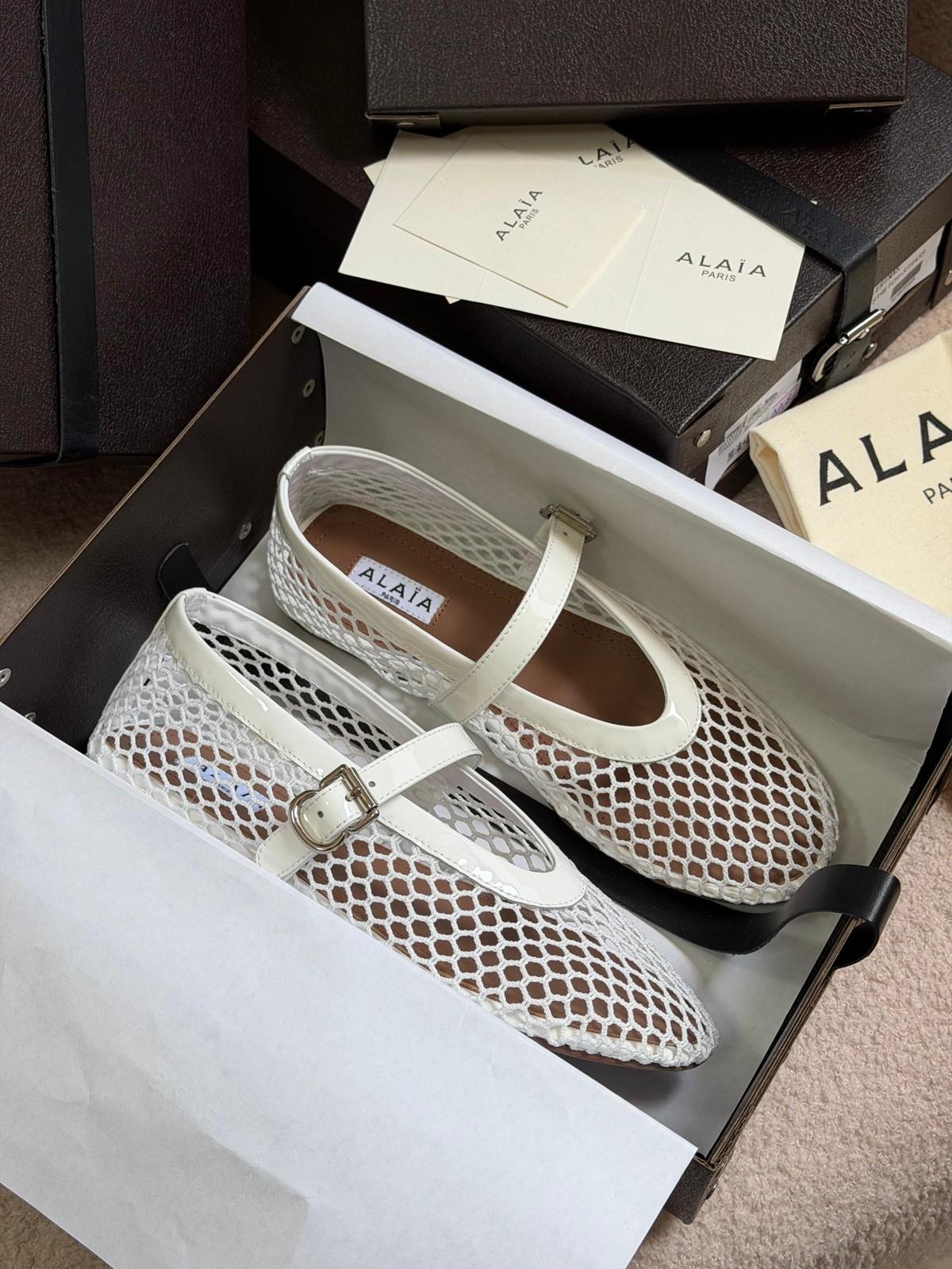 Alaïa Mesh Ballet Flats in White and Black · 2