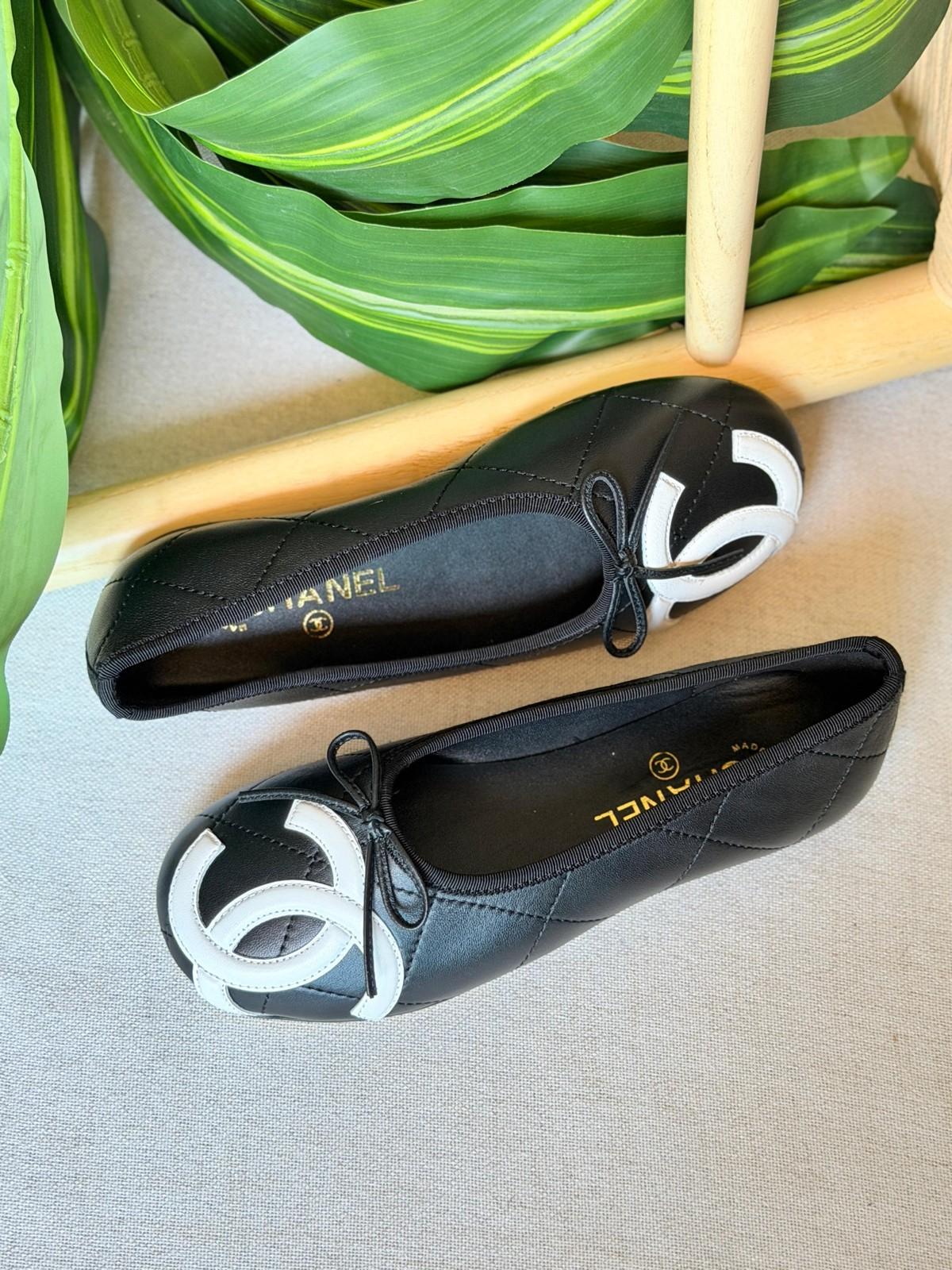 Chanel CC Quilted Leather Ballet Flats · 2
