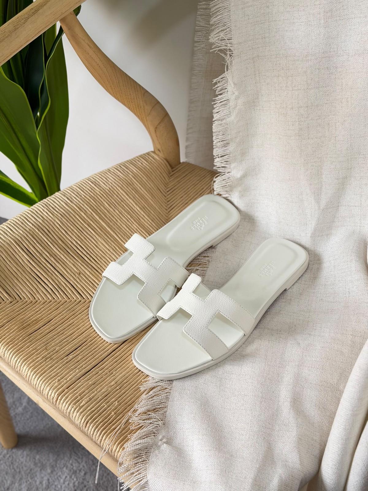 Hermès Oran Sandal in White Epsom Leather · 2