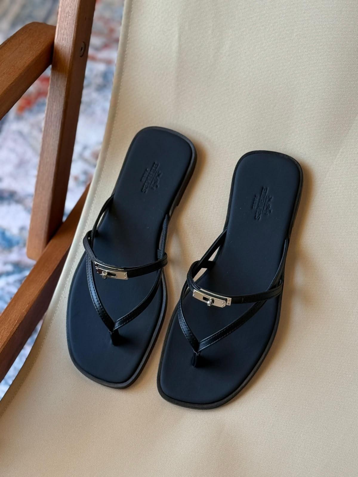 Hermès flat thong sandals with Kelly turn-lock · 2