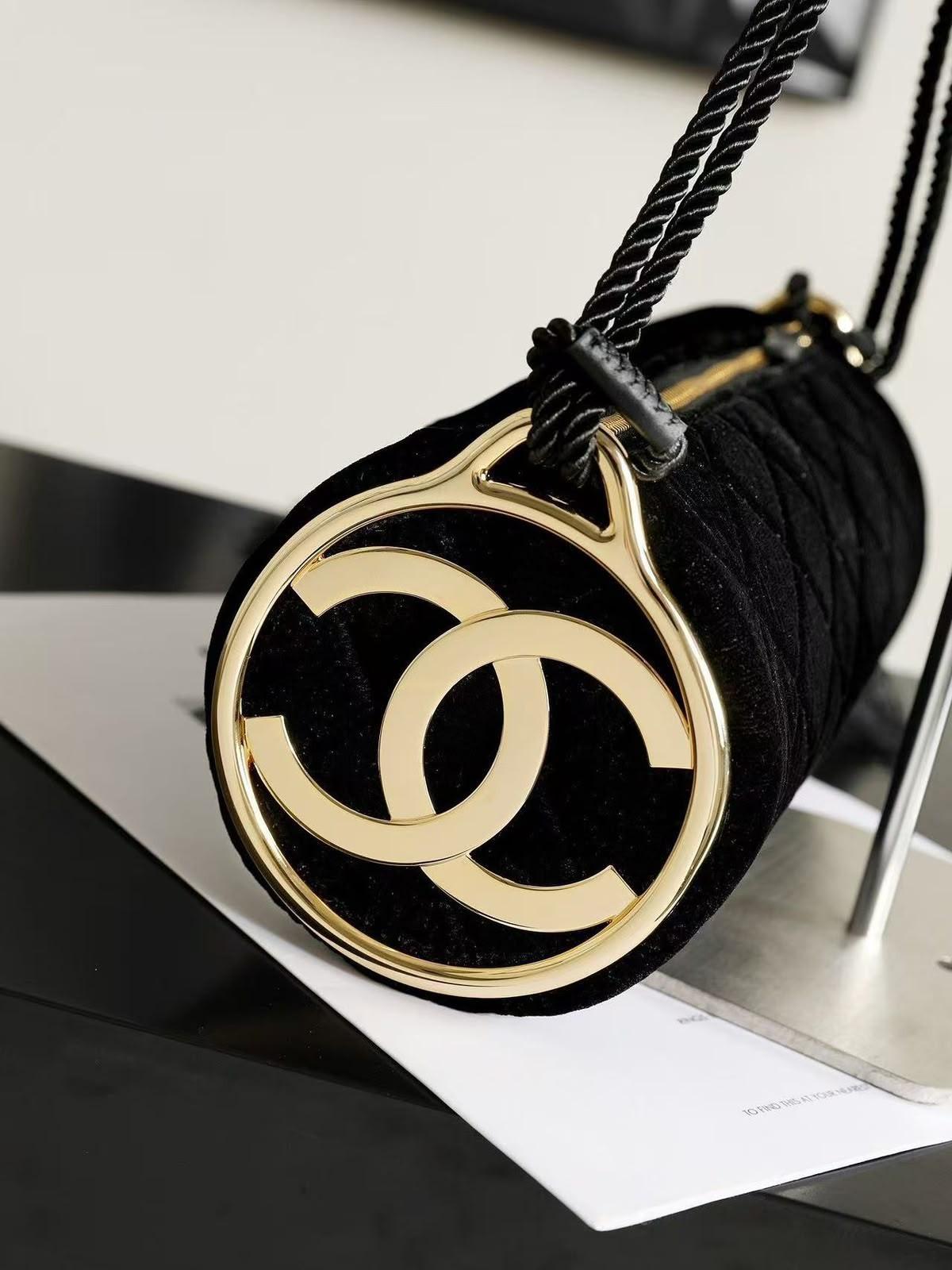 Chanel CC Round Cylinder Bag in Black Quilted Velvet with Tassel · 2