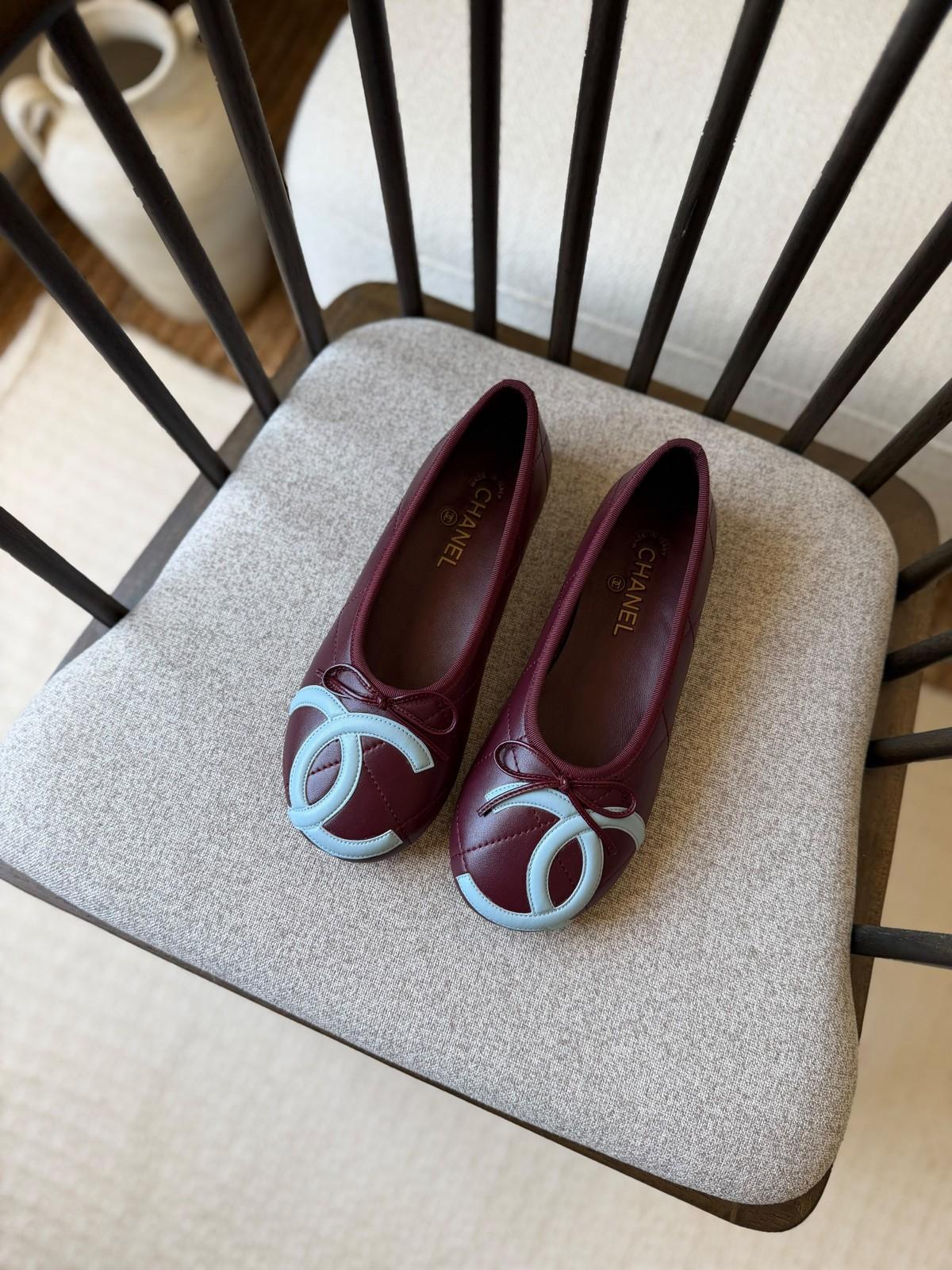 Chanel CC Ballet Flats in Burgundy Lambskin with Light Blue Trim · 2