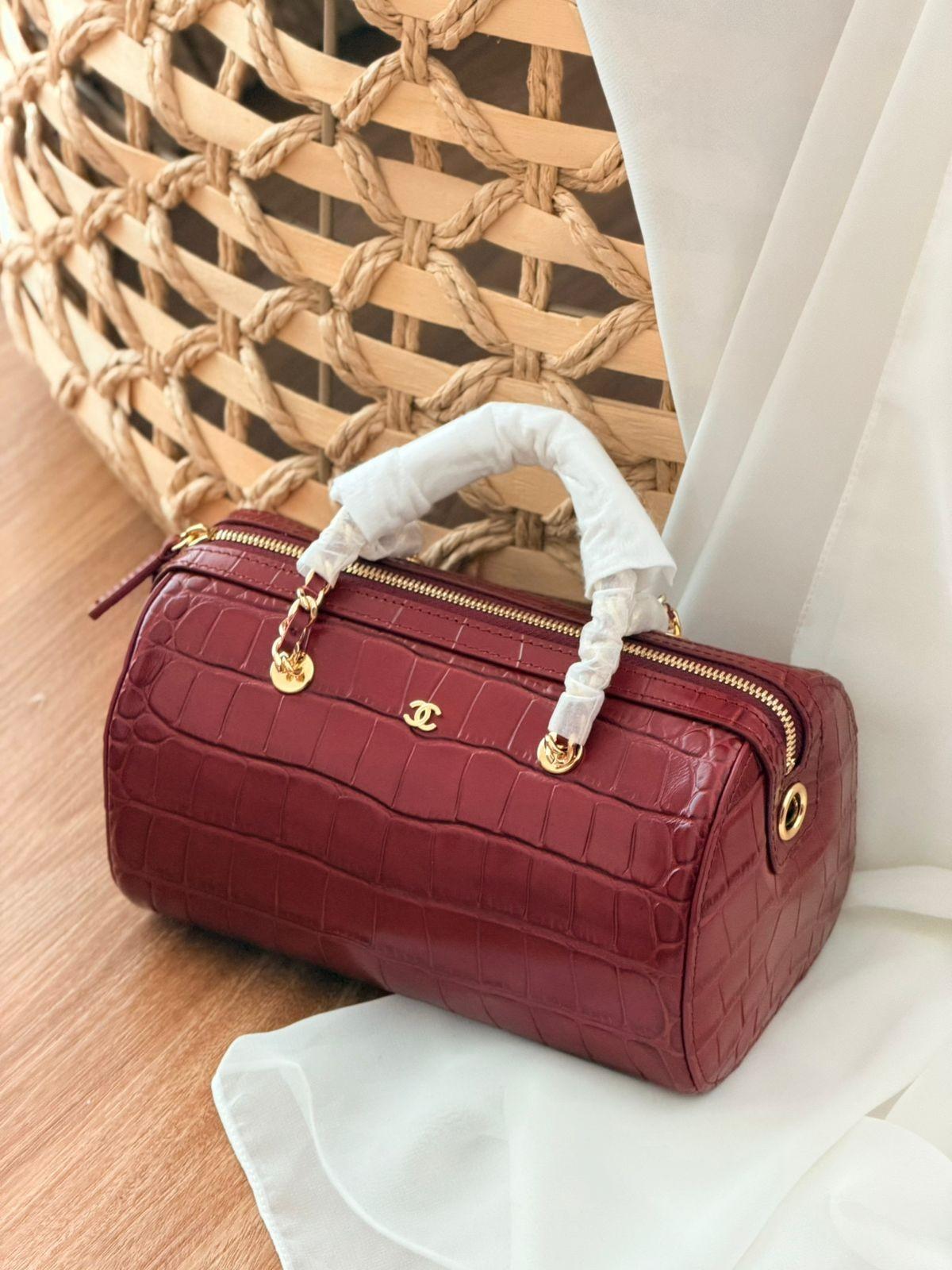 حقيبة شانيل فانيتي كيس بنقش التمساح (Chanel) · 2