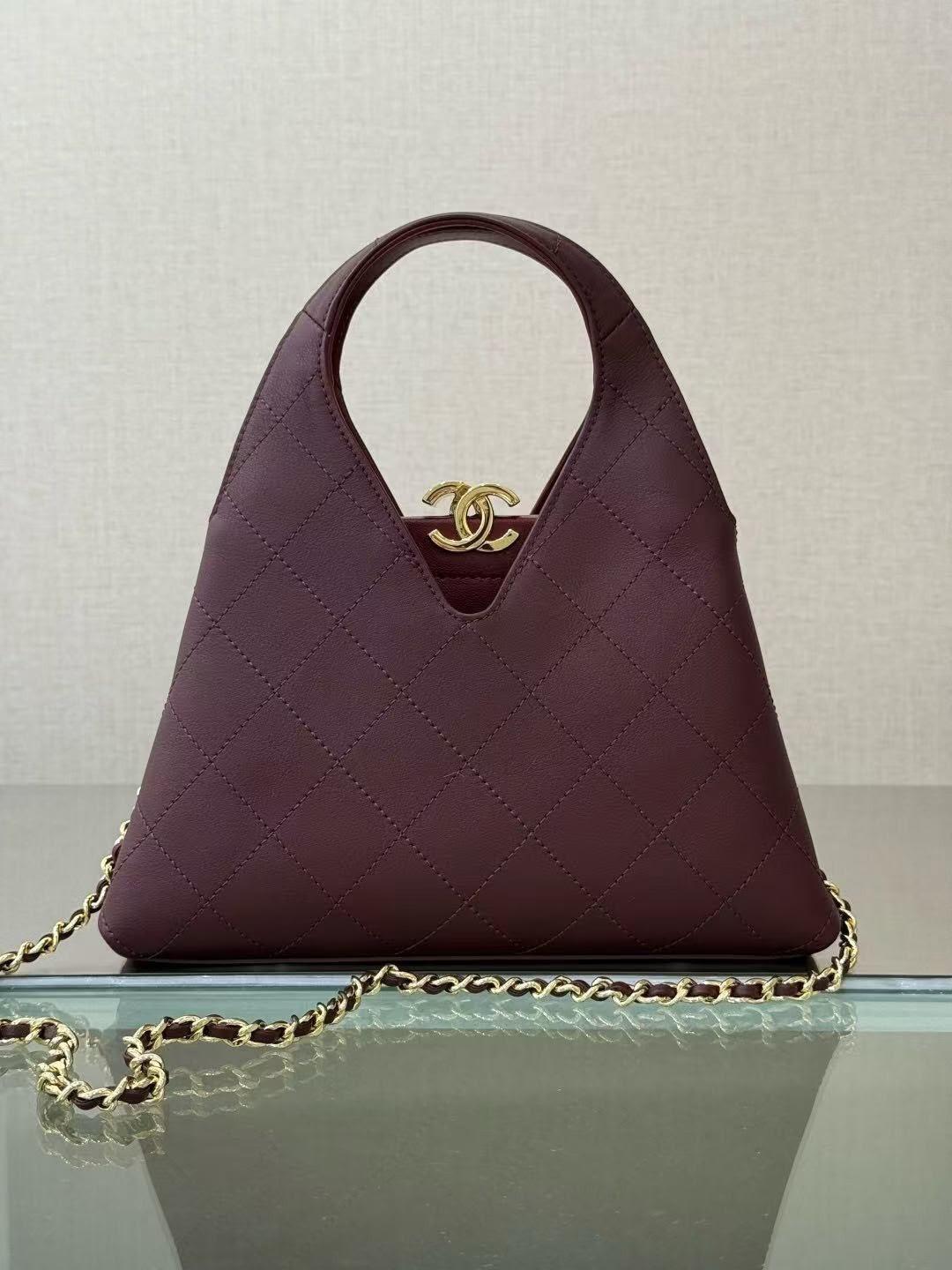 Chanel Chic Lady Small Shopping Tote in Quilted Calfskin · 3