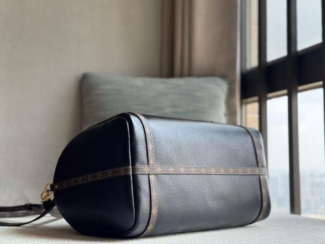 Louis Vuitton Express MM in Black Grained Leather with Monogram Trim · 3