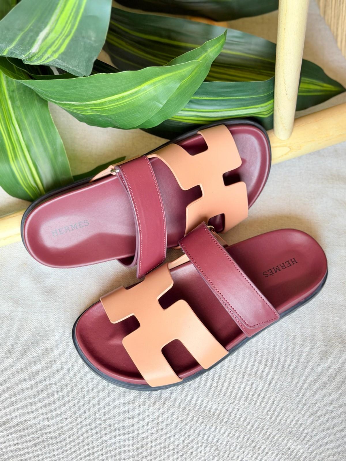 Hermès Chypre Sandal in Leather with H Cut-Out · 2