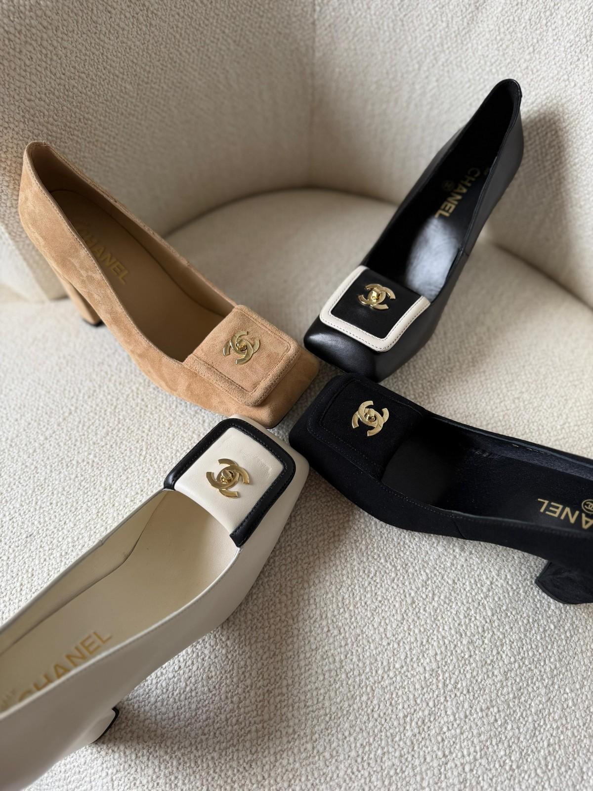Chanel Square Toe CC Pumps in Suede and Calfskin · 2