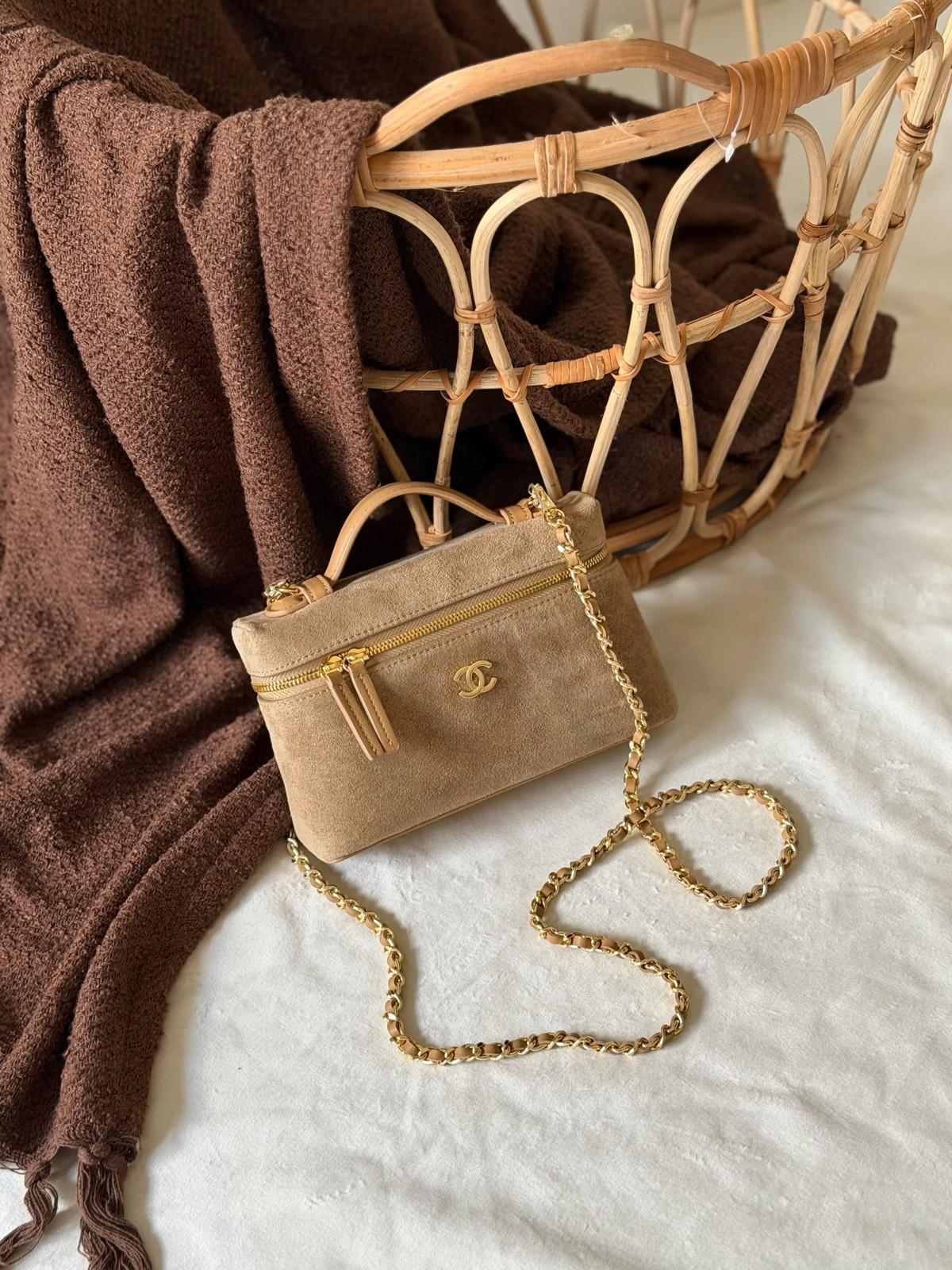 Chanel Vanity with Chain bag in suede calfskin · 2