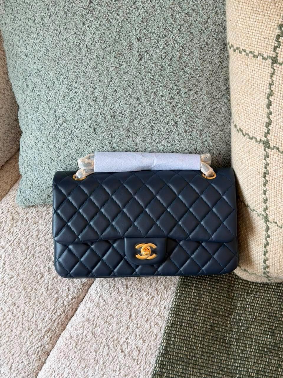 Chanel Classic 11.12 medium flap bag